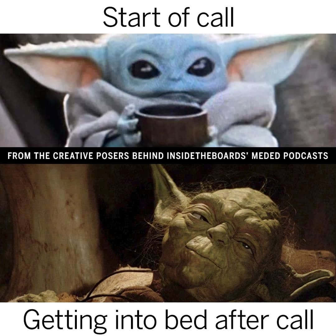 Creativity Memes 桌布 壁紙 — 在迷因分割圖片中，Baby Yoda 在通話開始時拿著杯子，而 Yoda 在通話後躺在床上休息。