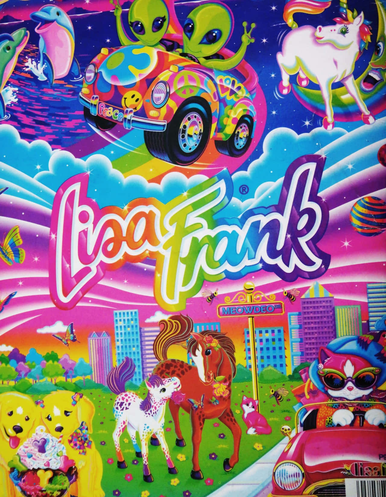 Lisa Frank標誌被外星人、獨角獸和卡通動物環繞在色彩繽紛的城市中。