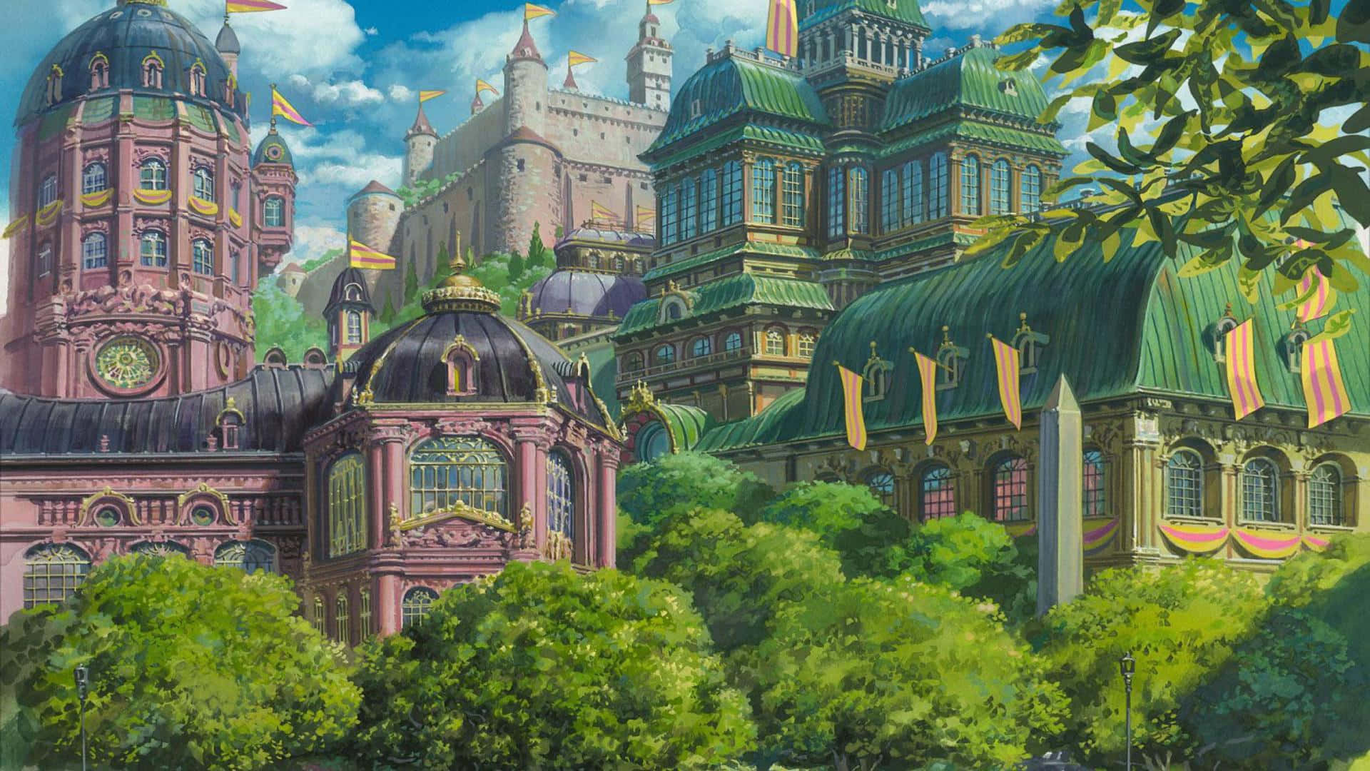 在魔法世界中，跟隨索菲與霍爾的旅程 壁紙 — 充滿活力的動畫城市景觀，華麗的粉紅色和綠色建築物坐落在茂密的綠樹之中，上方是明亮的藍天。