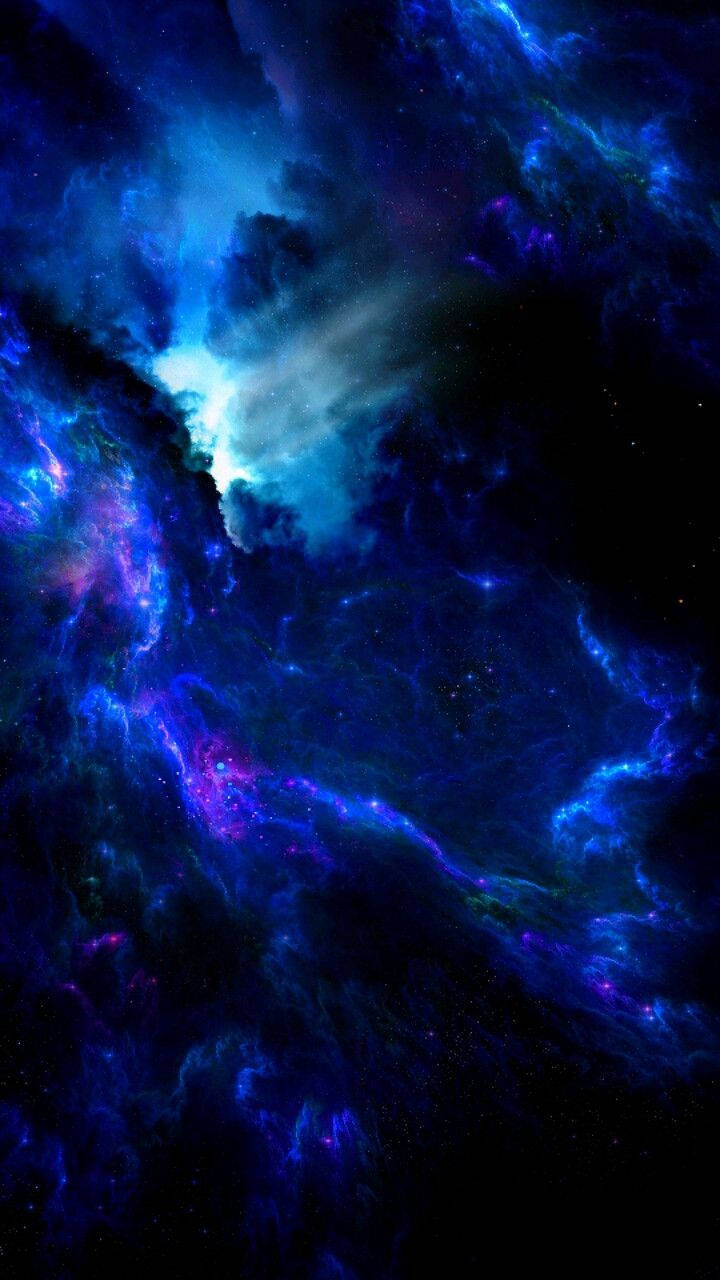 在深空中發光的鮮豔藍色和紫色星雲，散佈著星星。