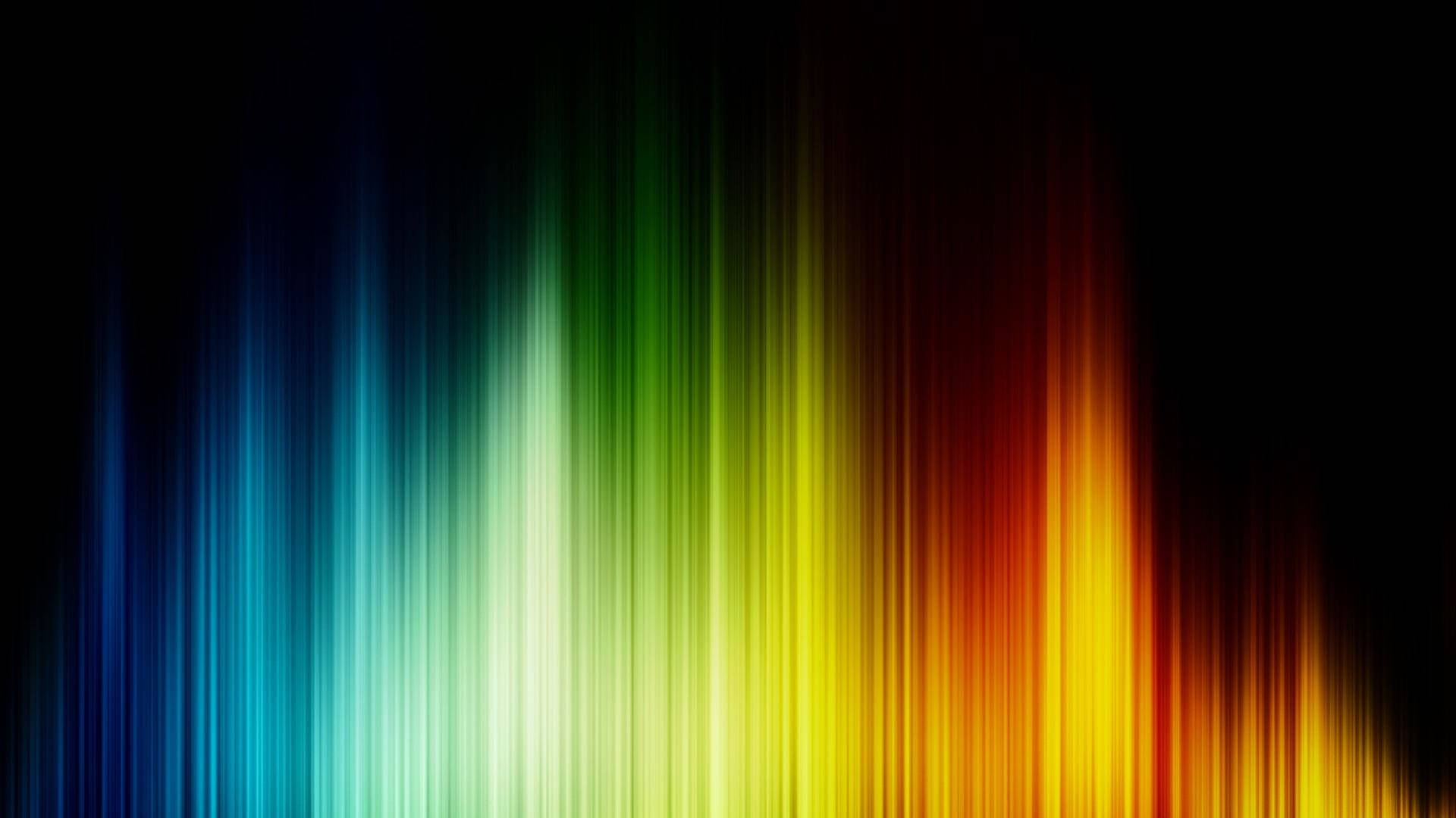 充滿活力的垂直彩虹光條在黑色背景上發光。