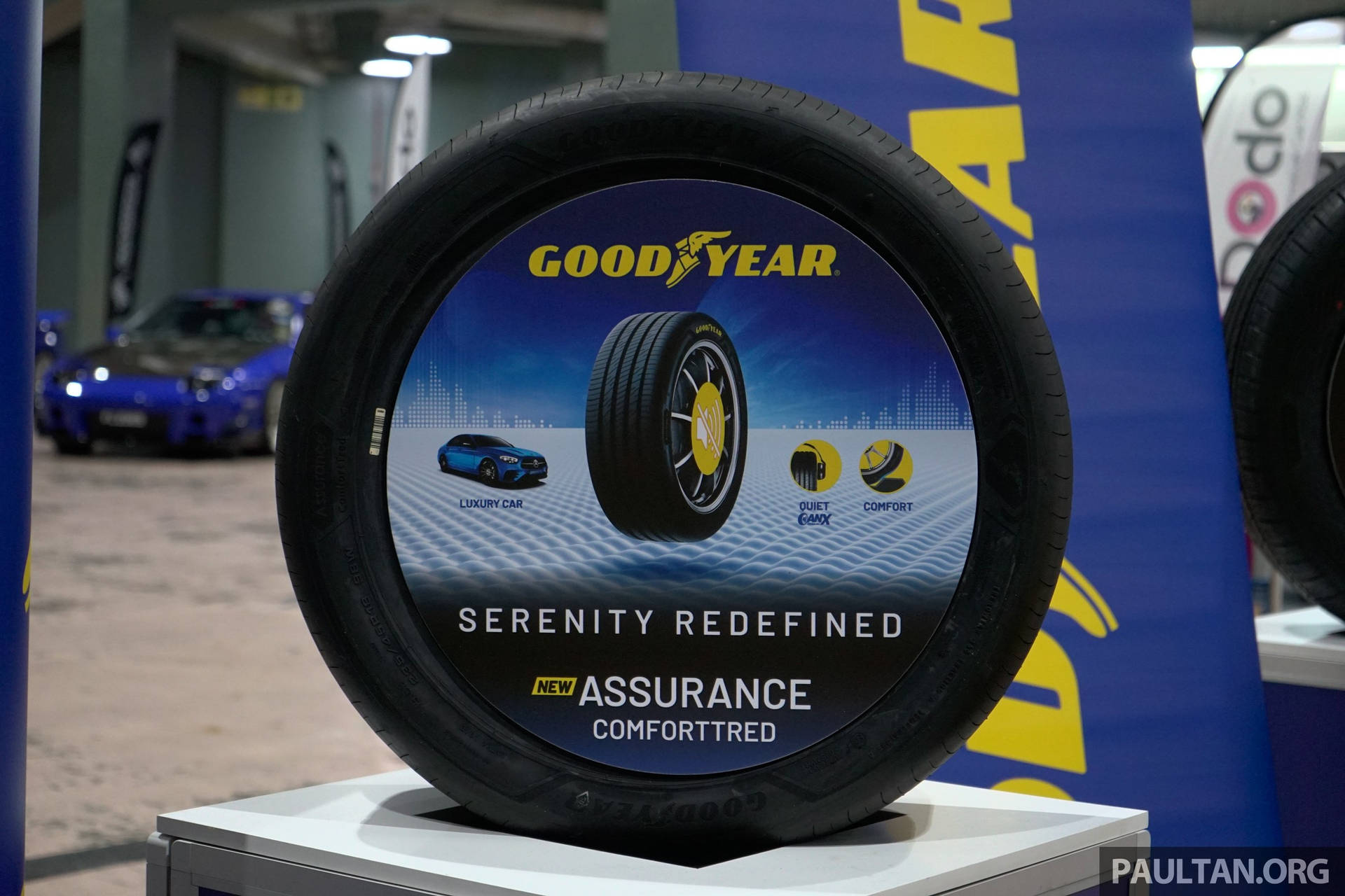 在車展上的Goodyear輪胎廣告展示。