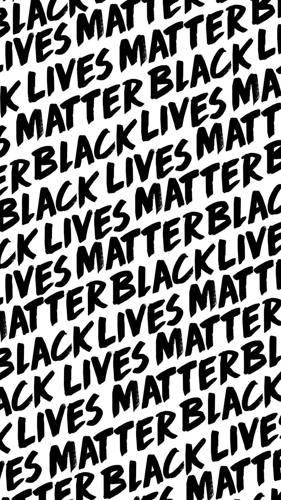 白色背景上重複的黑色文字「BLACK LIVES MATTER」