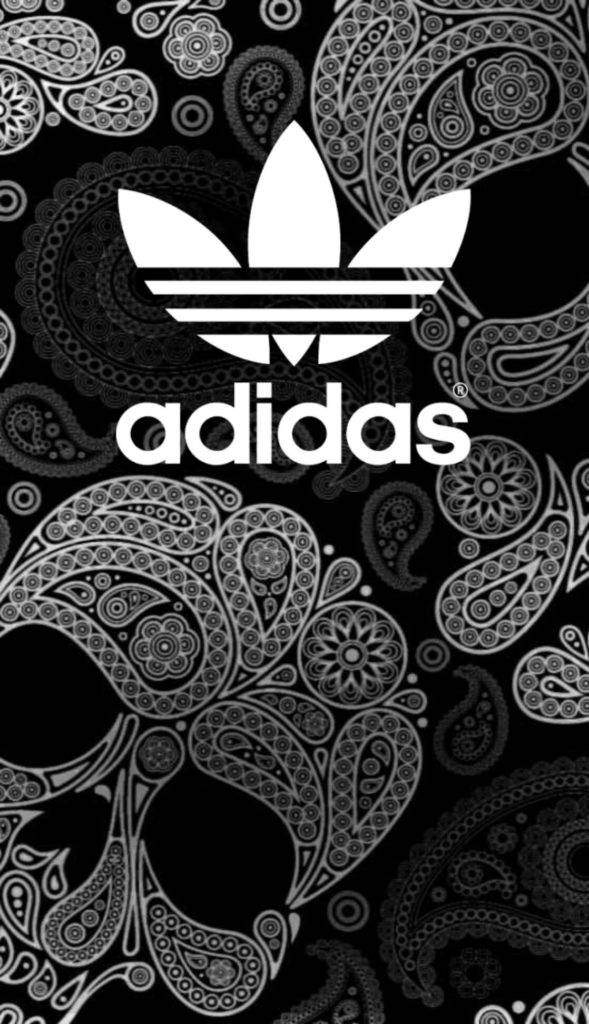 塗鴉風格骷髏阿迪達斯 iPhone 壁紙 — 白色adidas標誌居中在黑色背景上，帶有不同灰色調的複雜佩斯利圖案。
