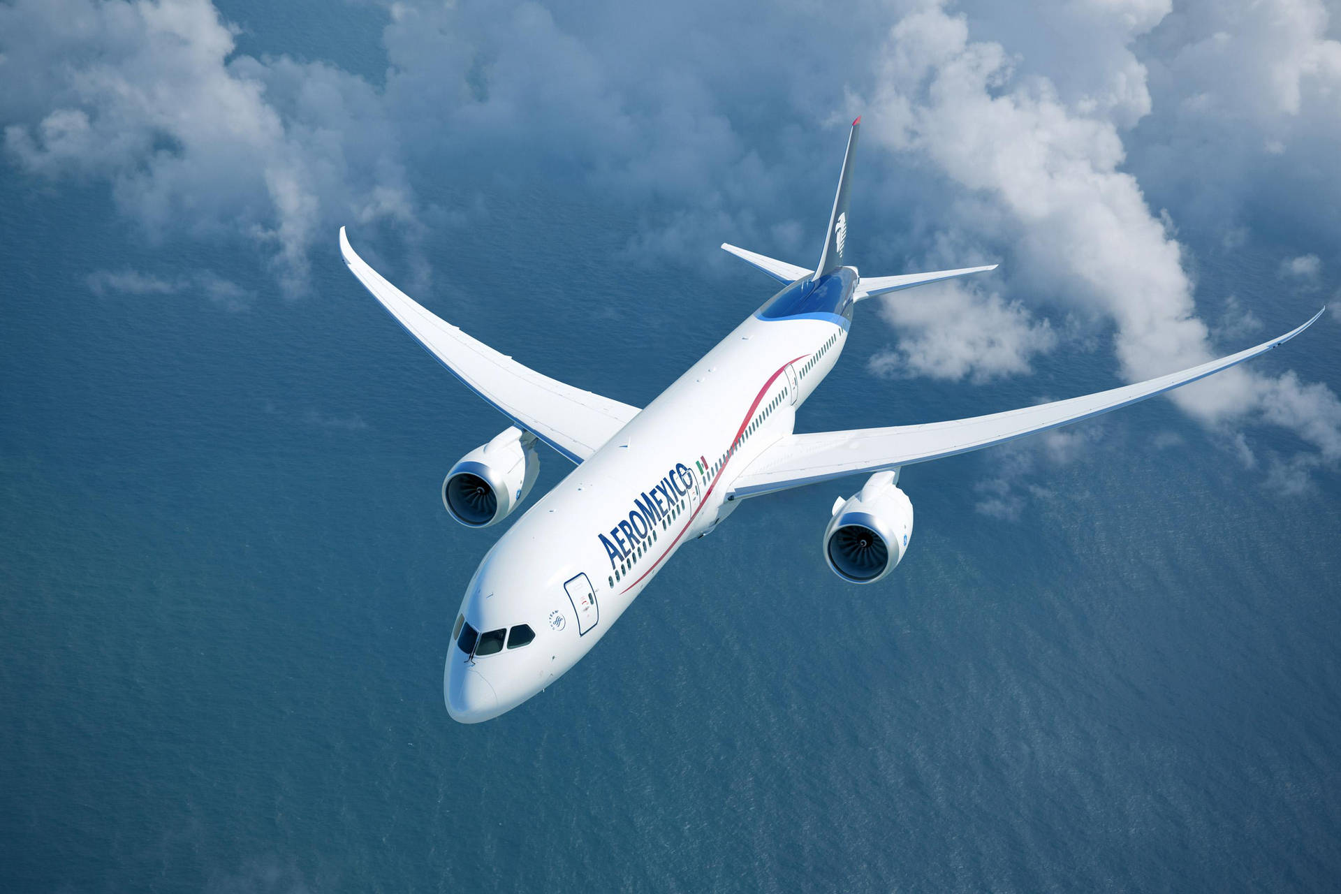 Aeromexico 飛機飛越海洋和雲層