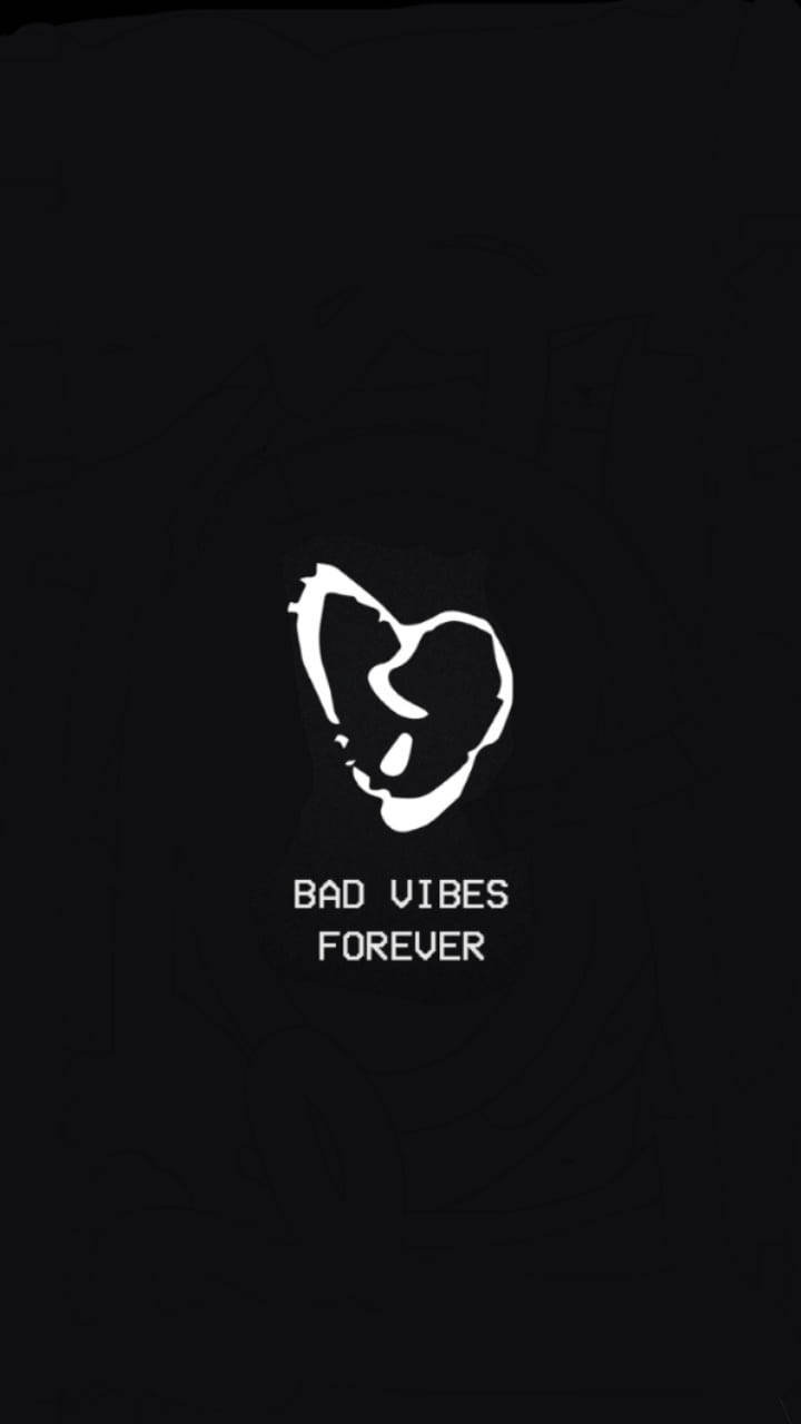 黑色背景上帶有bad vibes forever文字的破碎心形圖標。