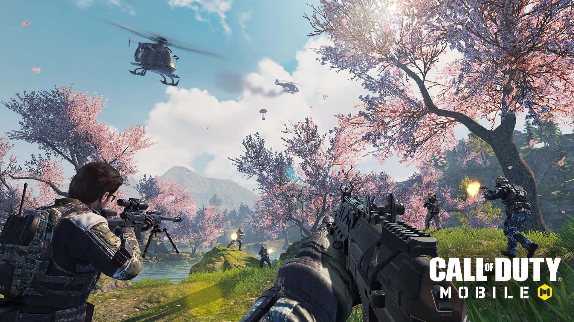 Call Of Duty Battles 桌布 壁紙 — 士兵們在盛開的櫻花樹叢中交戰，直升機在頭頂飛過。