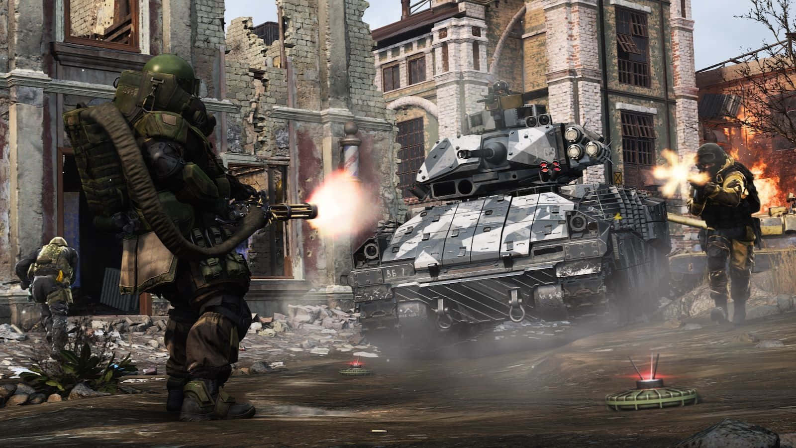 Call Of Duty Battles 桌布 壁紙 — 士兵和坦克在崩塌的城市廢墟中戰鬥，伴隨著爆炸和煙霧。