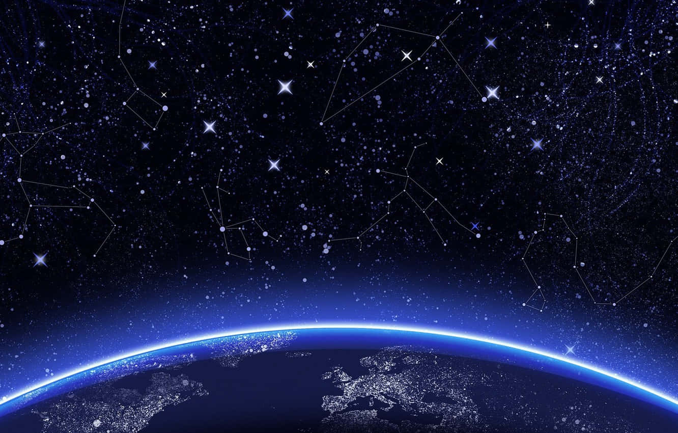 壯觀的夜空星海 壁紙 — 令人嘆為觀止的地球彎曲地平線景觀，城市燈光在深藍色星空中閃耀，點綴著相連的星座。