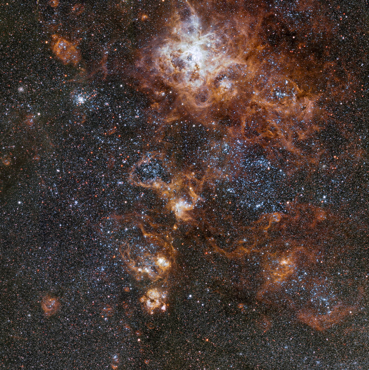 壯麗星雲的璀璨景象 壁紙