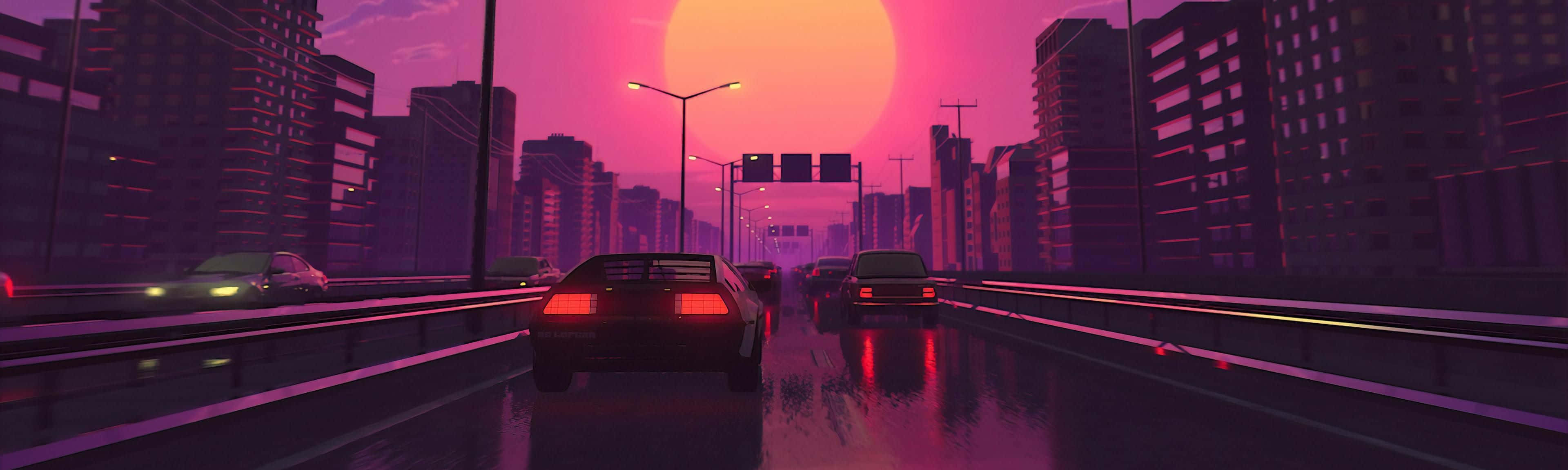 wide 桌布 壁紙 — 夕陽下，巨大粉紅色太陽照耀著潮濕高速公路上的發光霓虹汽車，呈現復古未來主義城市景觀。