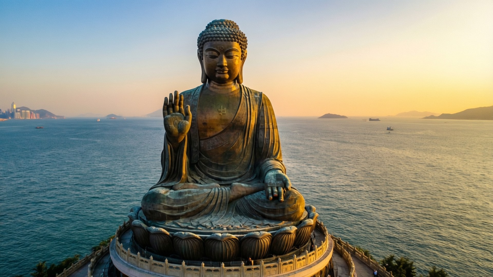 夕陽下的金色大佛 壁紙