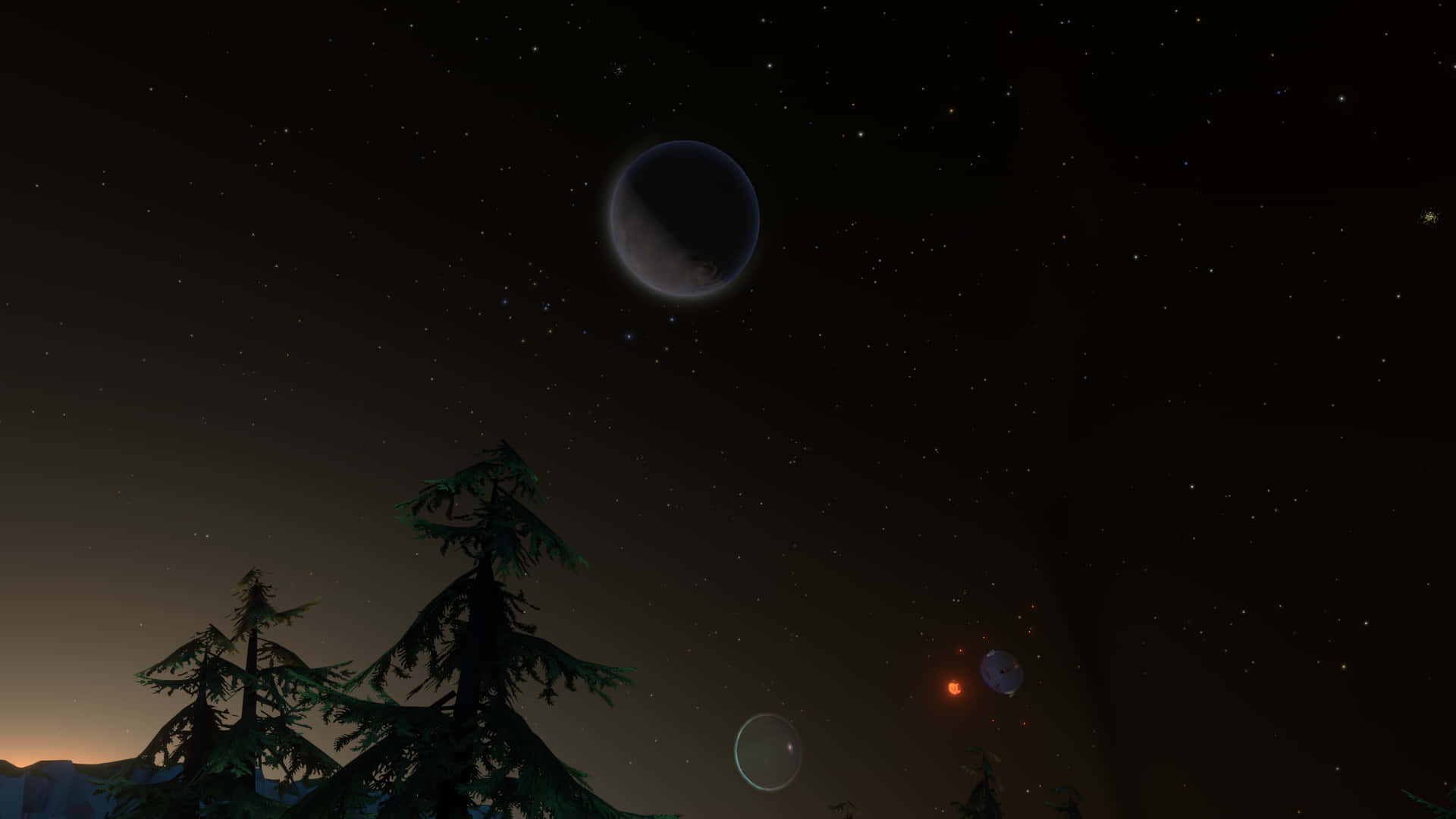 《外星漫遊》中的星辰與行星 壁紙 — 剪影的松樹襯托著繁星點點的夜空，有發光的行星和一彎新月。
