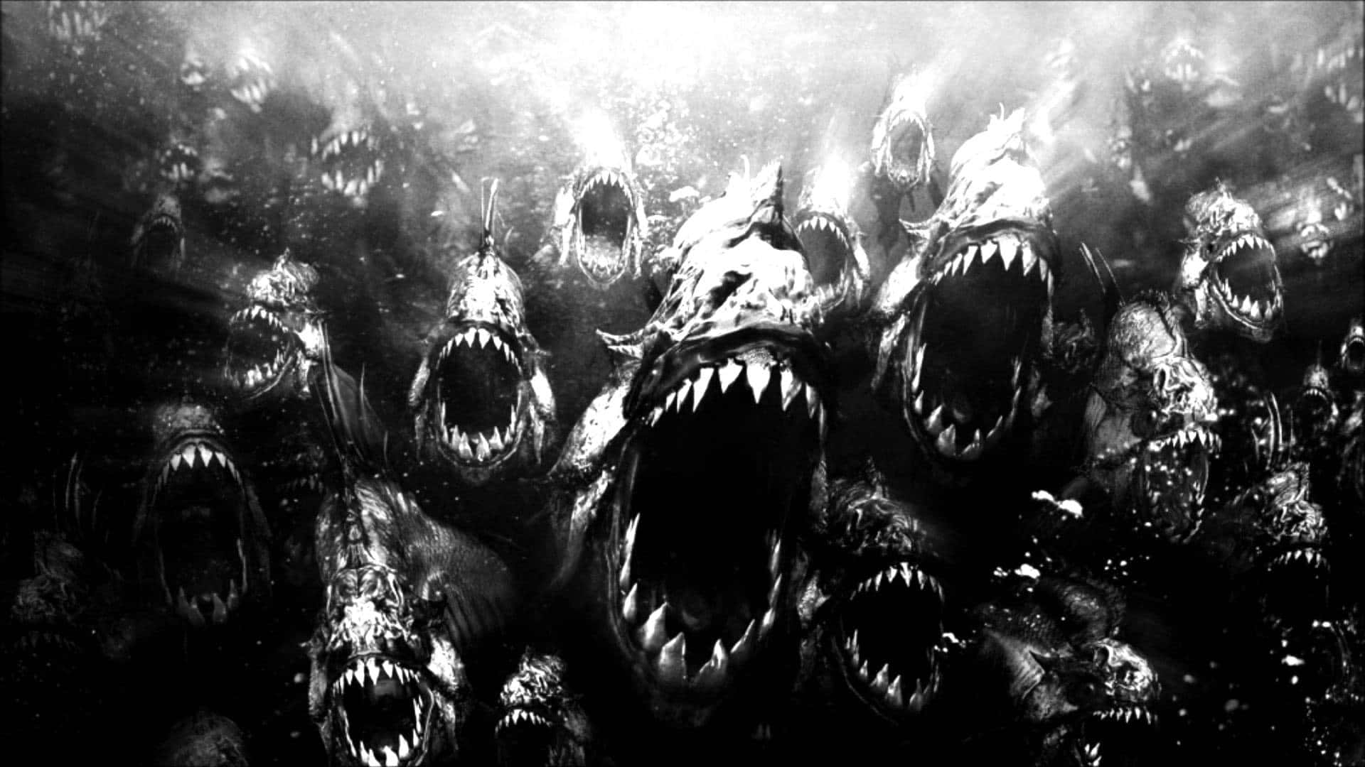 恐怖場景：怪魚長著鋒利的牙齒在黑暗的水中游動。
