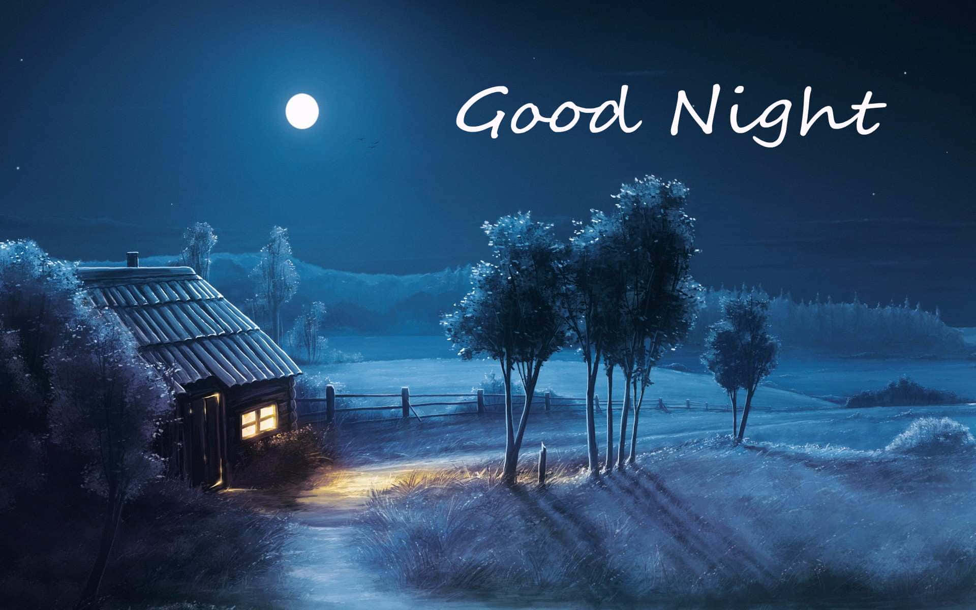 夜屋晚安圖 壁紙 — 一間舒適的小屋在滿月下溫暖地發光，背景是霜凍的冬夜景觀，有積雪的樹木和蜿蜒的小徑。