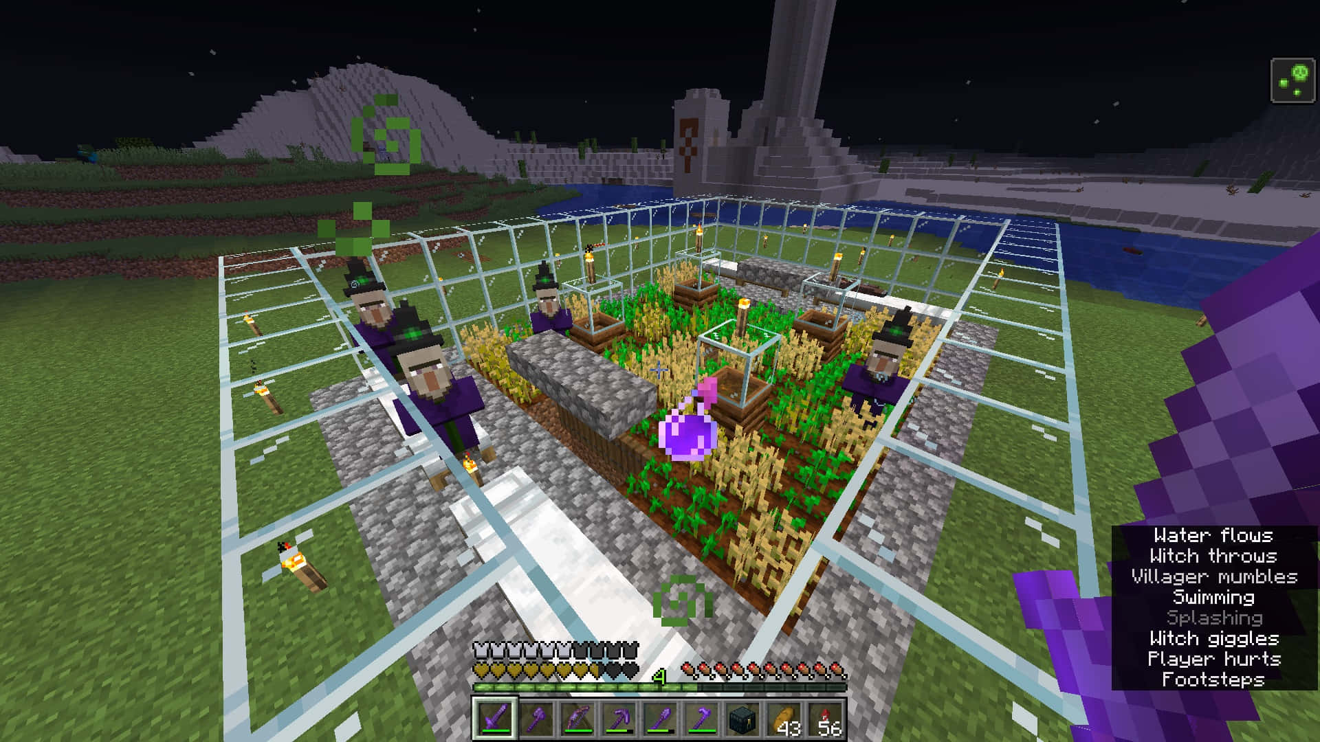 Minecraft Witch 桌布 壁紙 — 夜晚嘅Minecraft女巫農場，玻璃圍欄入面種植農作物同紫色藥水喺火炬光下。