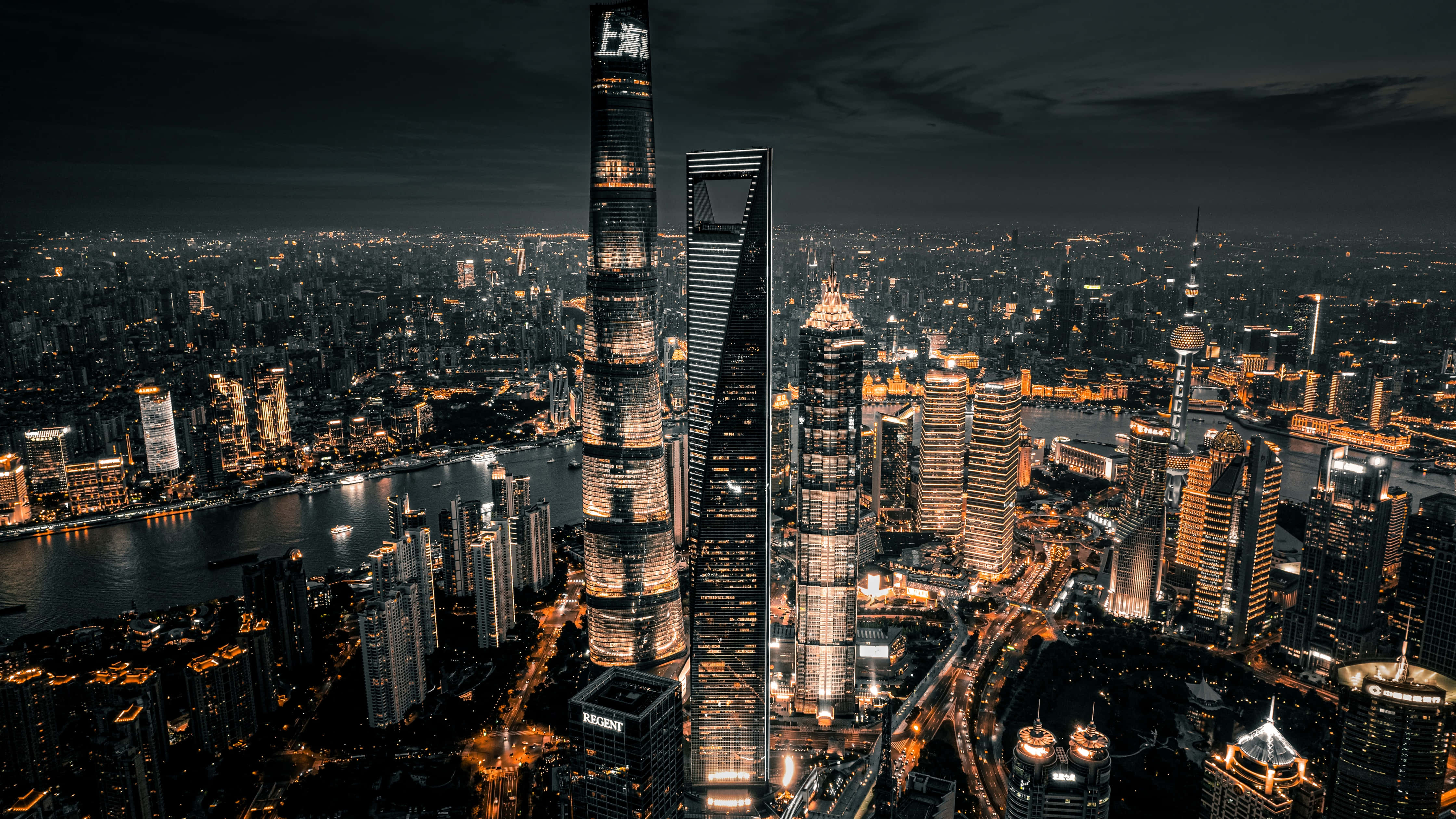 夜晚的城市與高樓大廈 壁紙