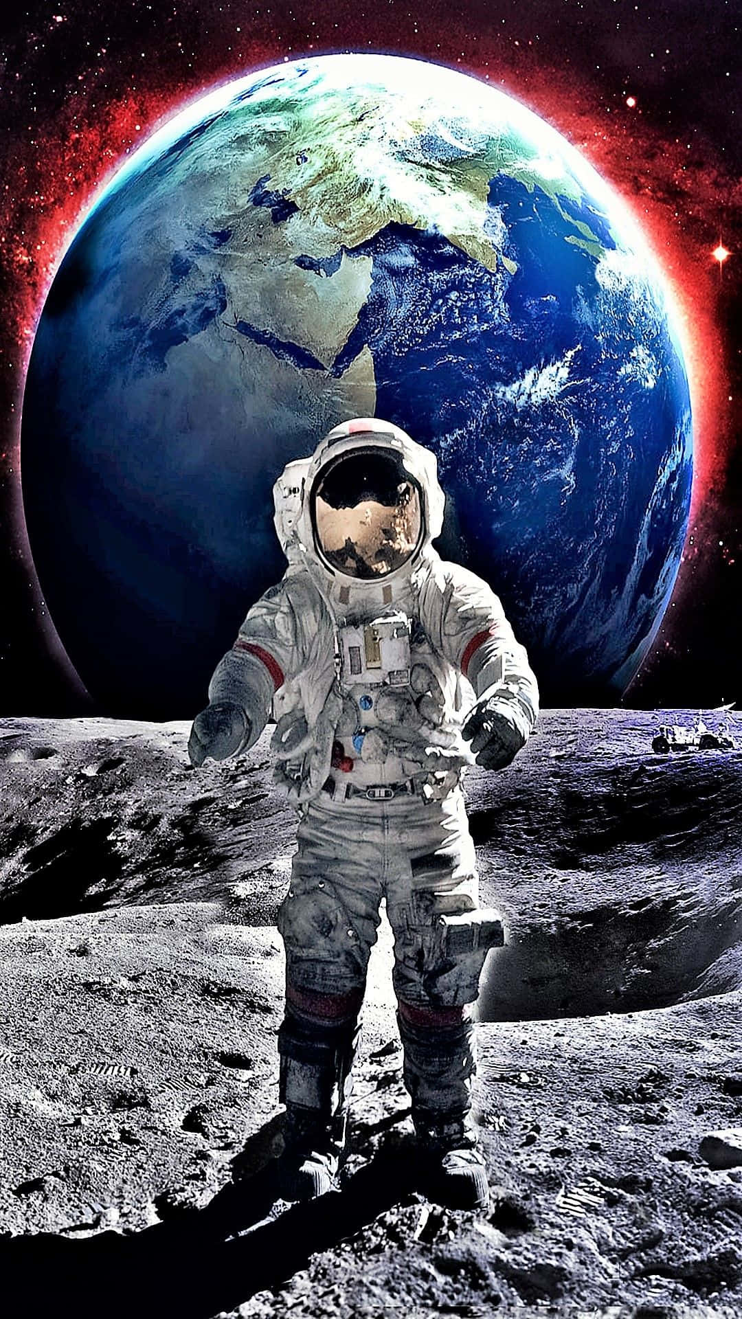 夜空的神秘之美 壁紙 — 一名太空人站在月球表面，背景中地球在繁星點點的紅色星雲襯托下發光。