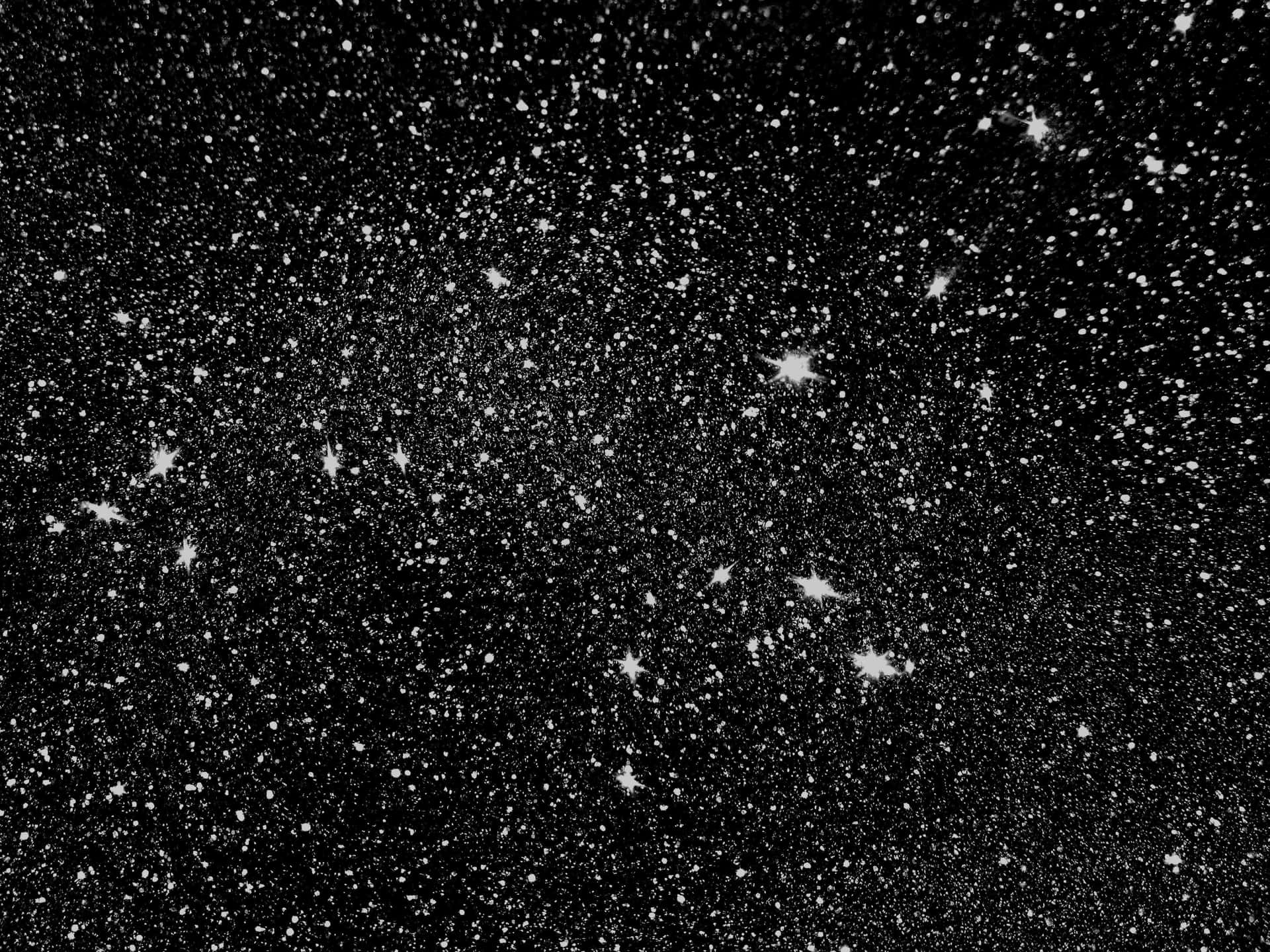 星空夜空，有閃爍星星和宇宙塵埃。