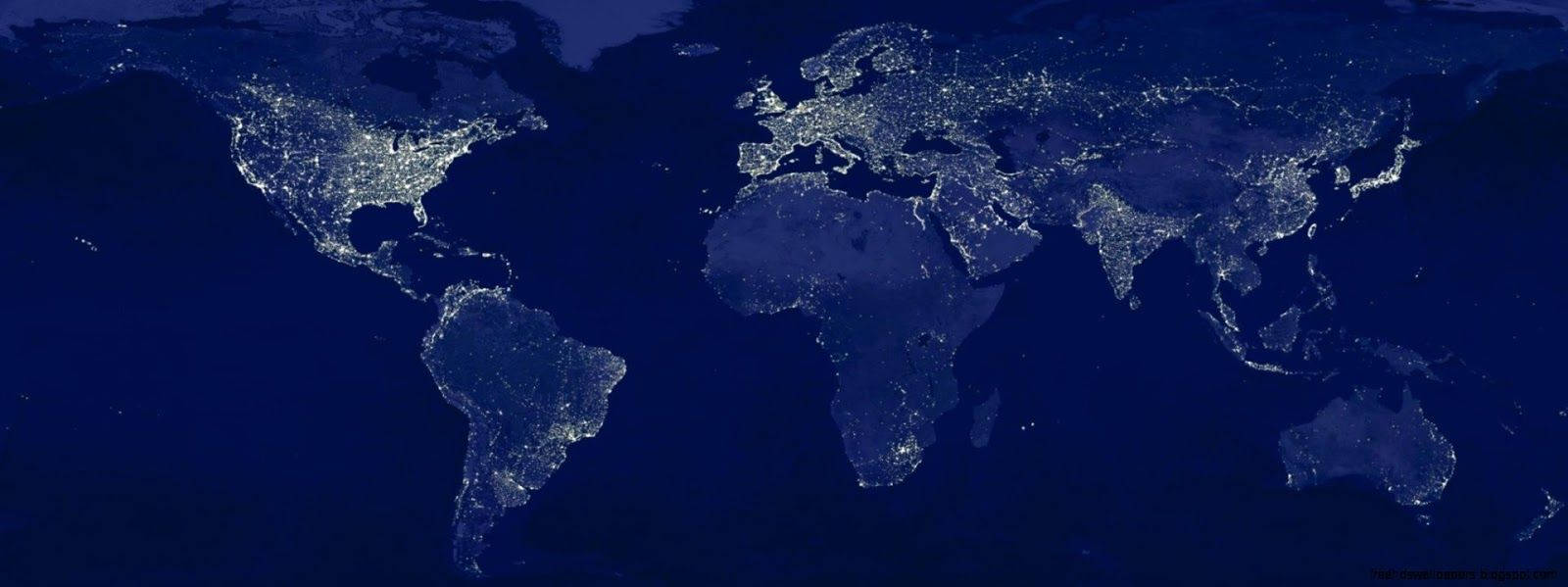 地球夜間衛星圖像，顯示出燈火通明的城市和黑暗的海洋。