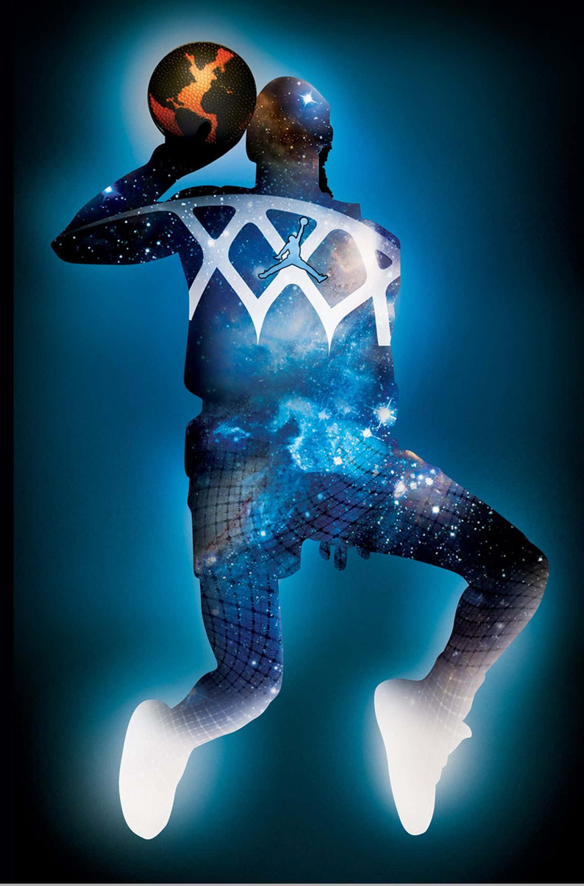 大型藍色喬丹銀河 壁紙 — 一個充滿宇宙星雲和星星的籃球運動員剪影，在深藍色背景上拿著一個發光的球體。