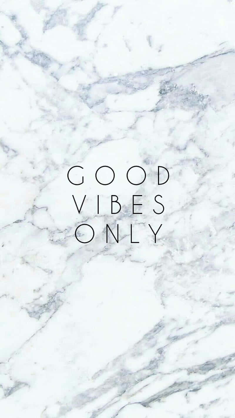 大理石紋理配上 good vibes only 文字
