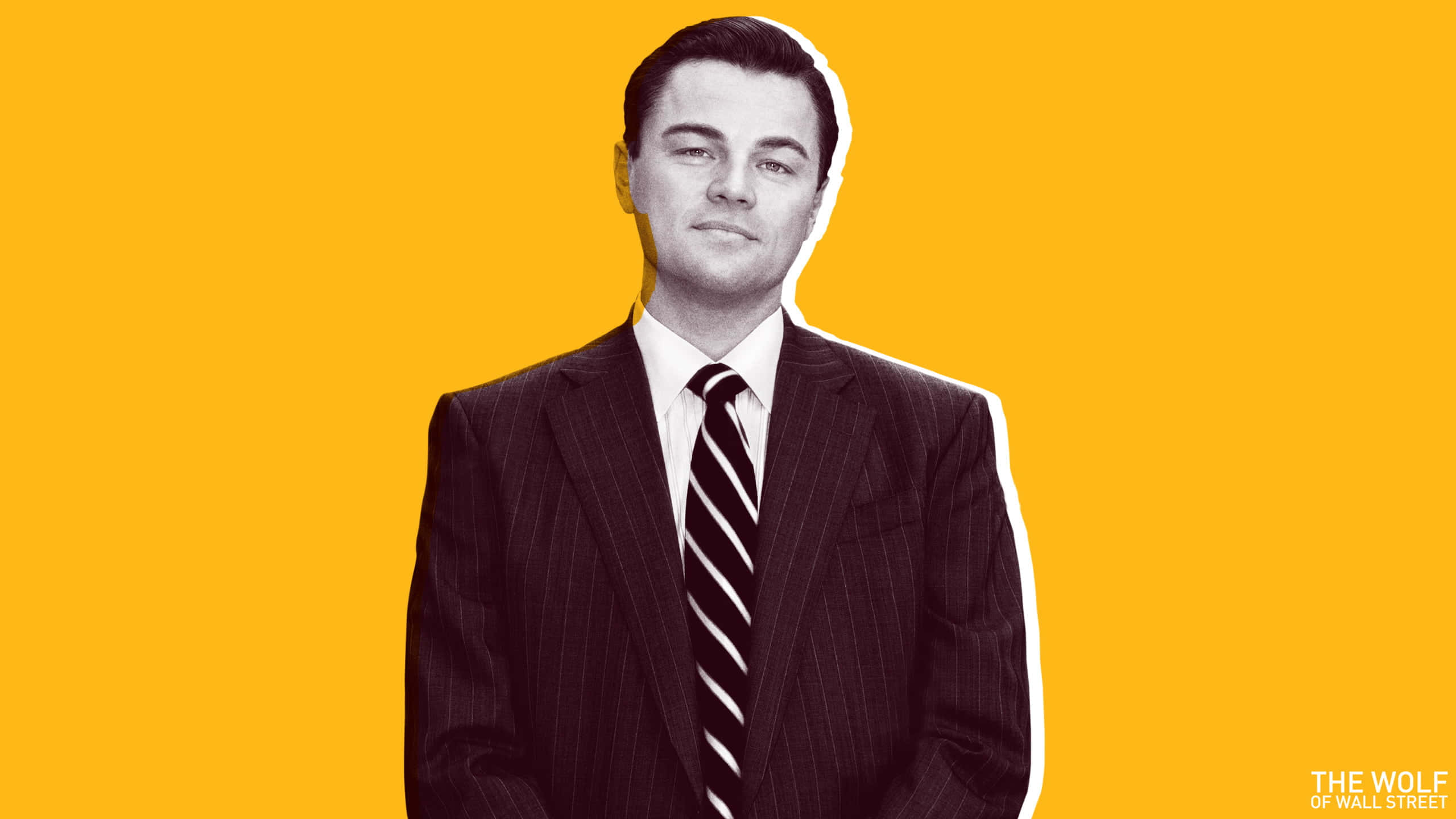 大空頭：財富與權力的無畏旅程 壁紙 — Leonardo DiCaprio 穿著細條紋西裝，在鮮黃色背景下的黑白肖像。