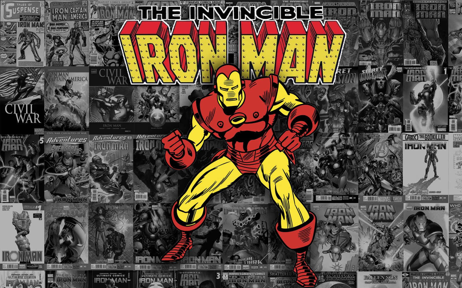Iron Man Comics 桌布 壁紙 — 大膽的紅色和金色鋼鐵人英雄式地站在黑白漫畫書封面的拼貼畫前。