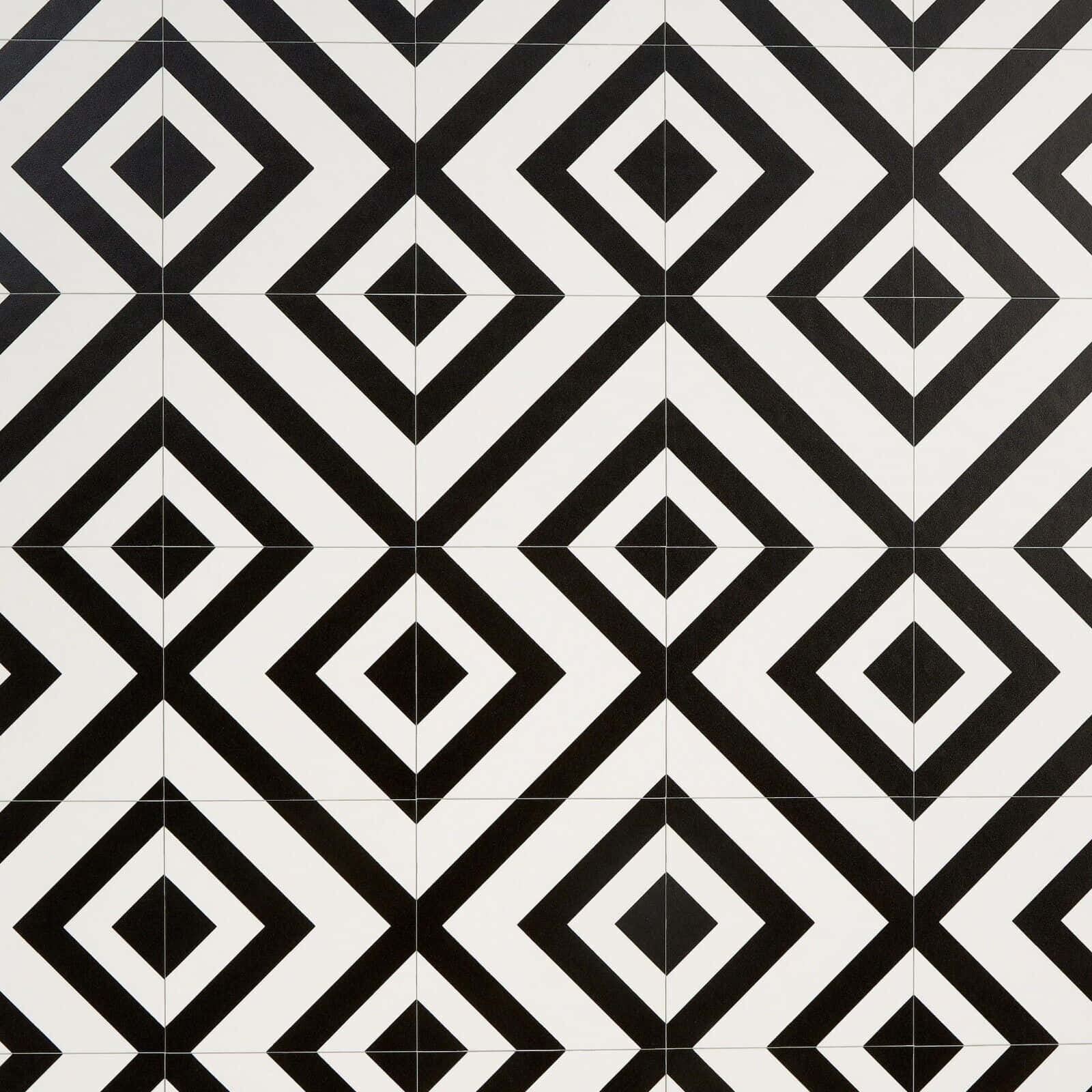 Black And White Geometric 桌布 壁紙 — 大膽的黑白菱形圖案瓷磚營造出引人注目的幾何牆紙設計。