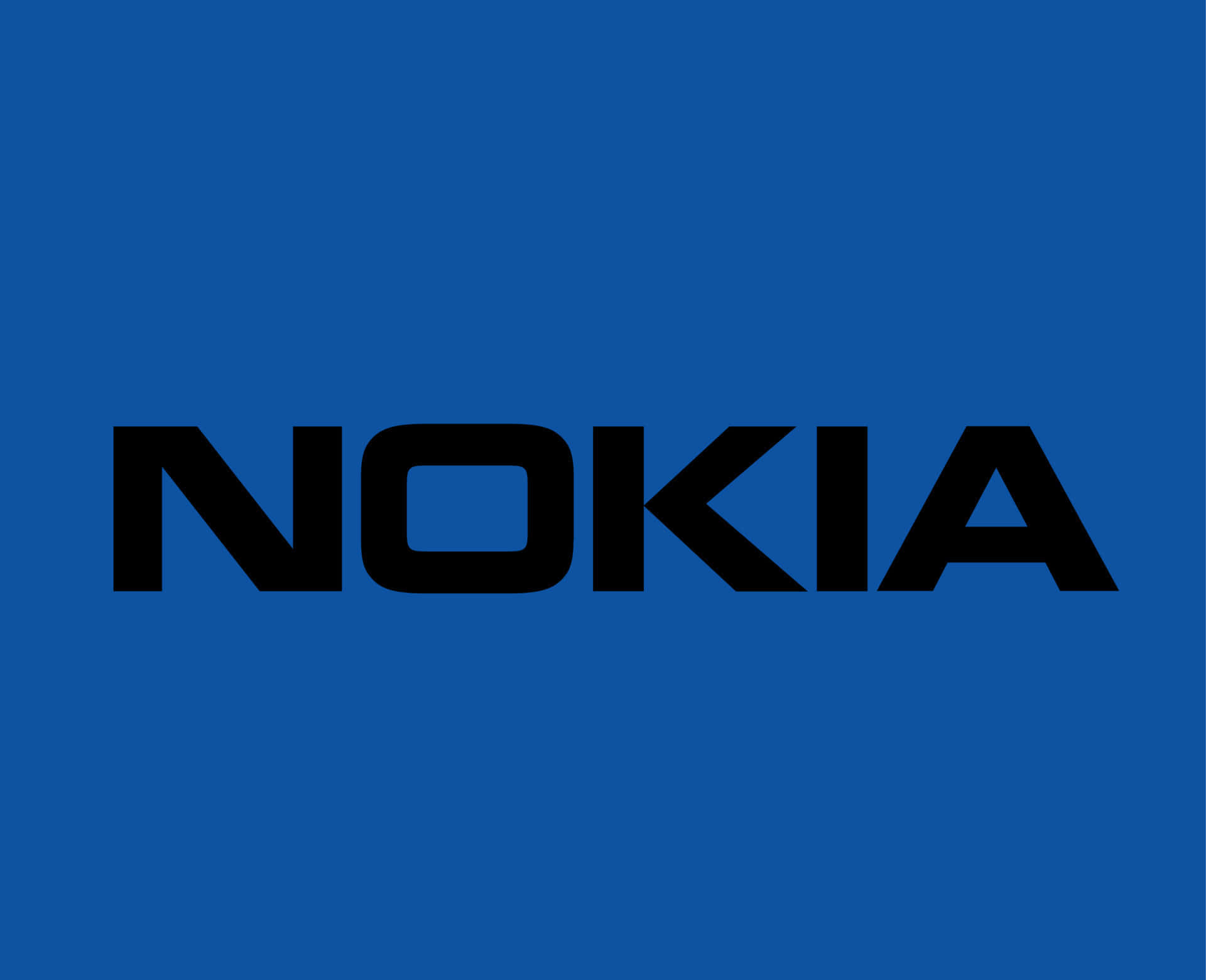 Nokia 桌布 壁紙 — 大膽的黑色Nokia標誌置中在純皇家藍色背景上。