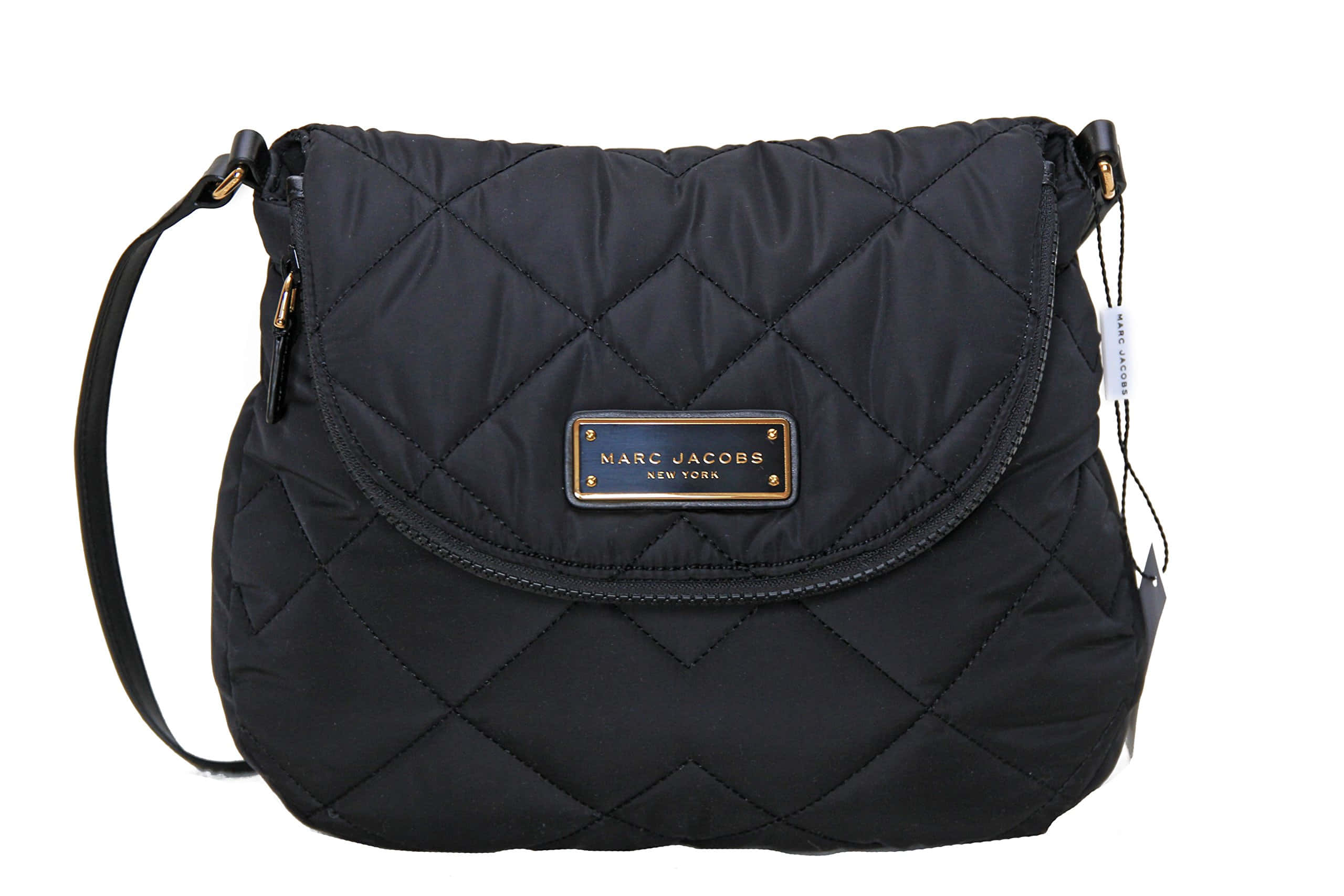 黑色絎縫 Marc Jacobs 斜孭袋，配金色金屬配件和品牌標籤。