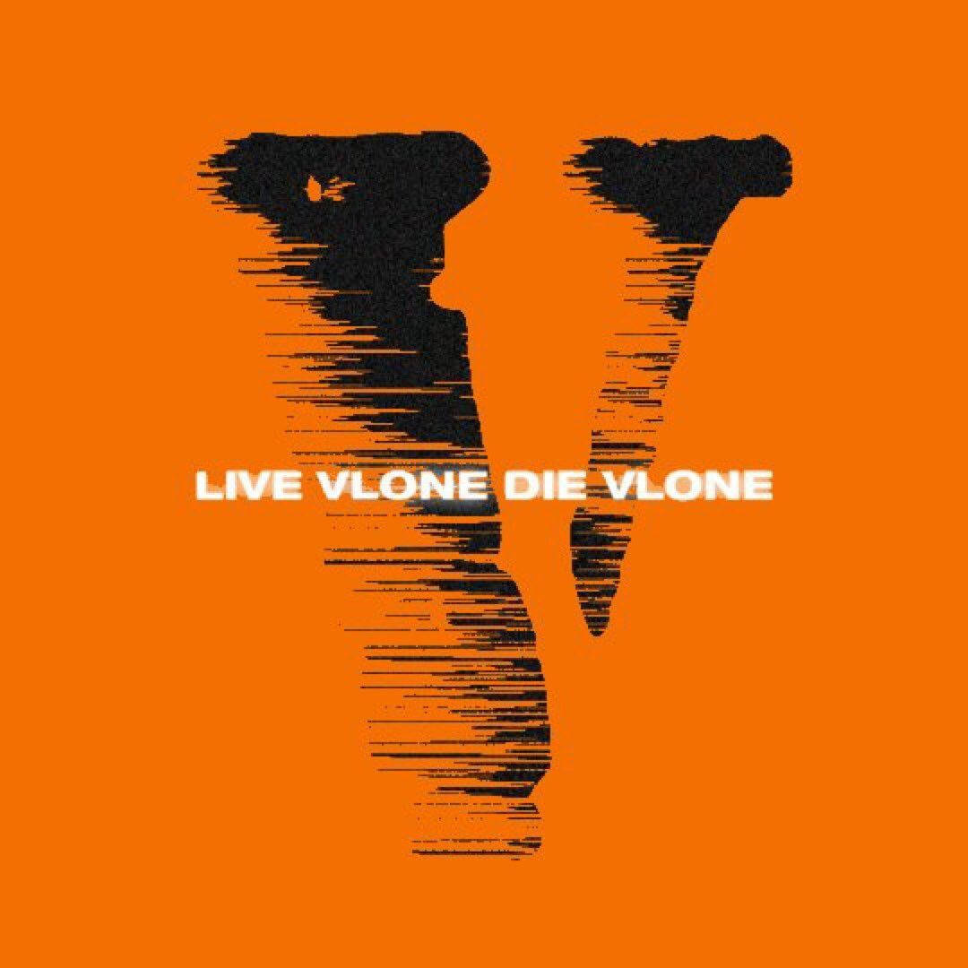Live Vlone Die Vlone 壁紙 — 大膽黑色風格化字母 V，帶有故障效果，在充滿活力的橙色背景上，白色文字寫著 live vlone die vlone。