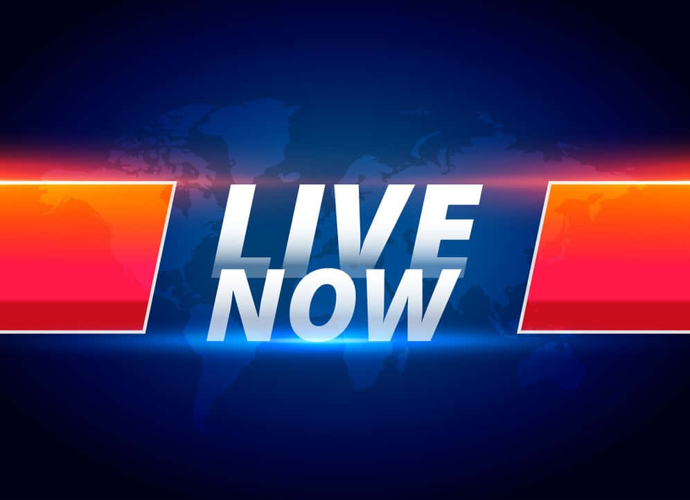 大自然的至臻之美 壁紙 — 粗體白色「LIVE NOW」文字在深藍色世界地圖背景上發光，並帶有火熱的橙紅色水平條紋。