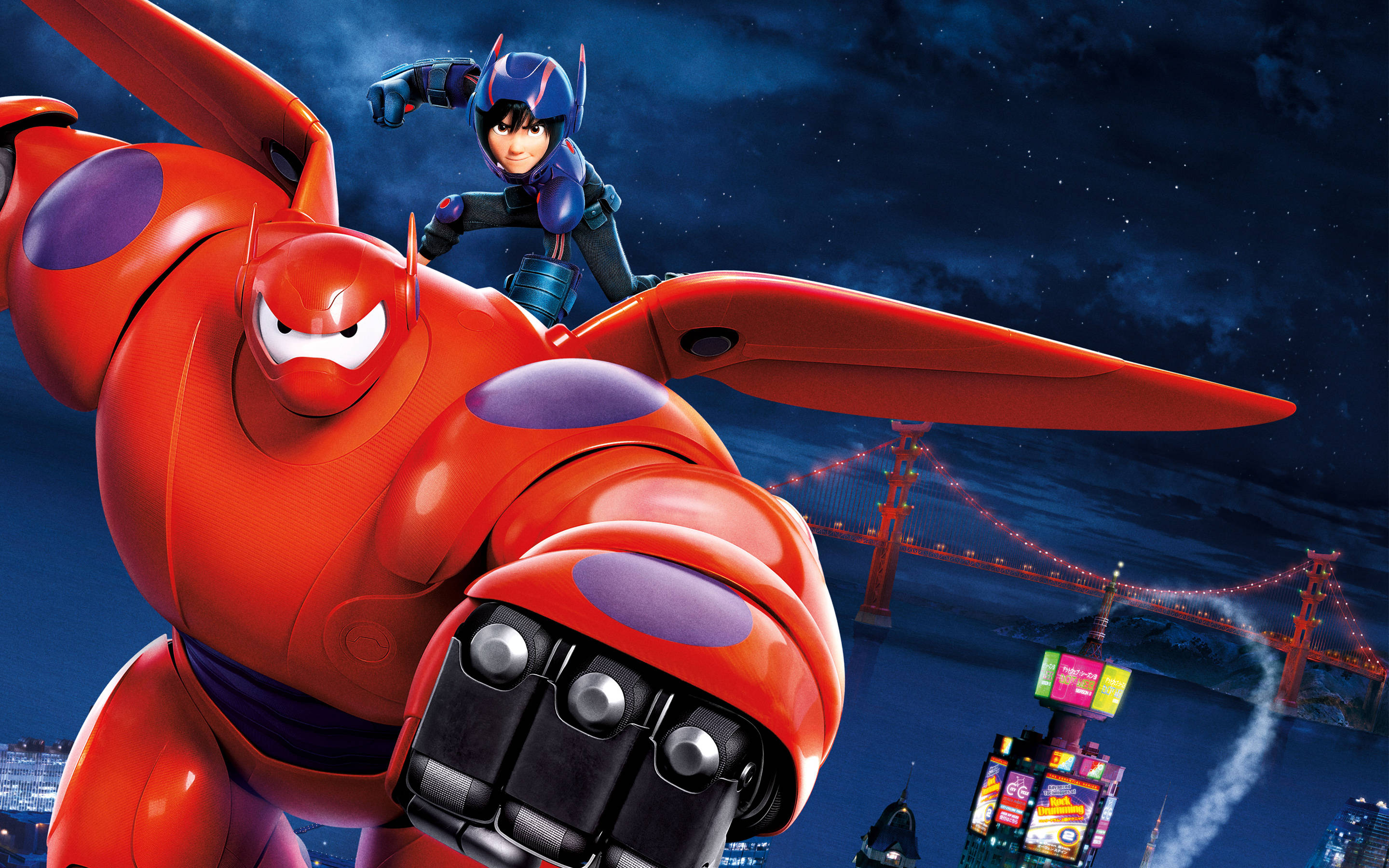 大英雄日記：Hiro 與 Baymax 飛行 壁紙 — 一個巨大的紅色機械人，肩上坐着一位穿着藍色裝備的年輕英雄，背景是繁星點點的夜空，下方是閃爍的城市景觀。