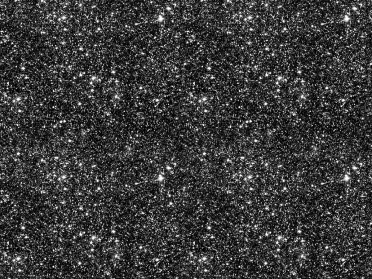 深空星場，無數明亮的星星在黑暗背景下閃耀。