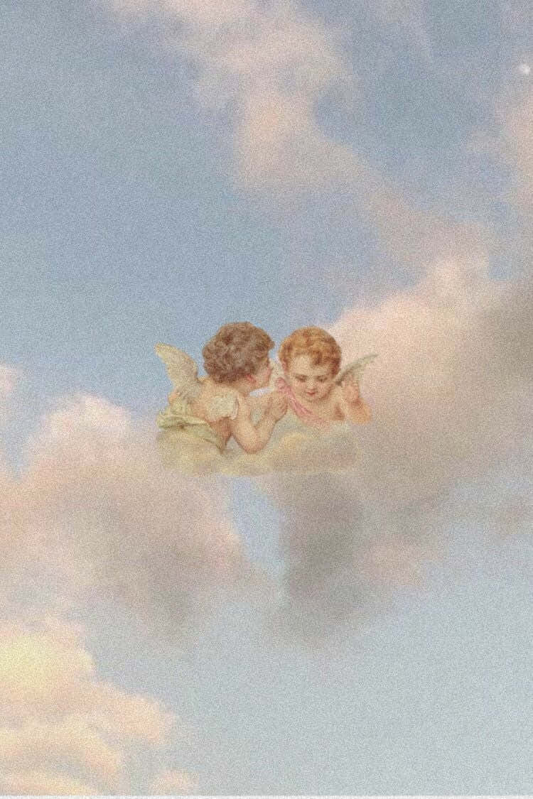 兩個天使小孩在寧靜天空中的蓬鬆雲朵上接吻。