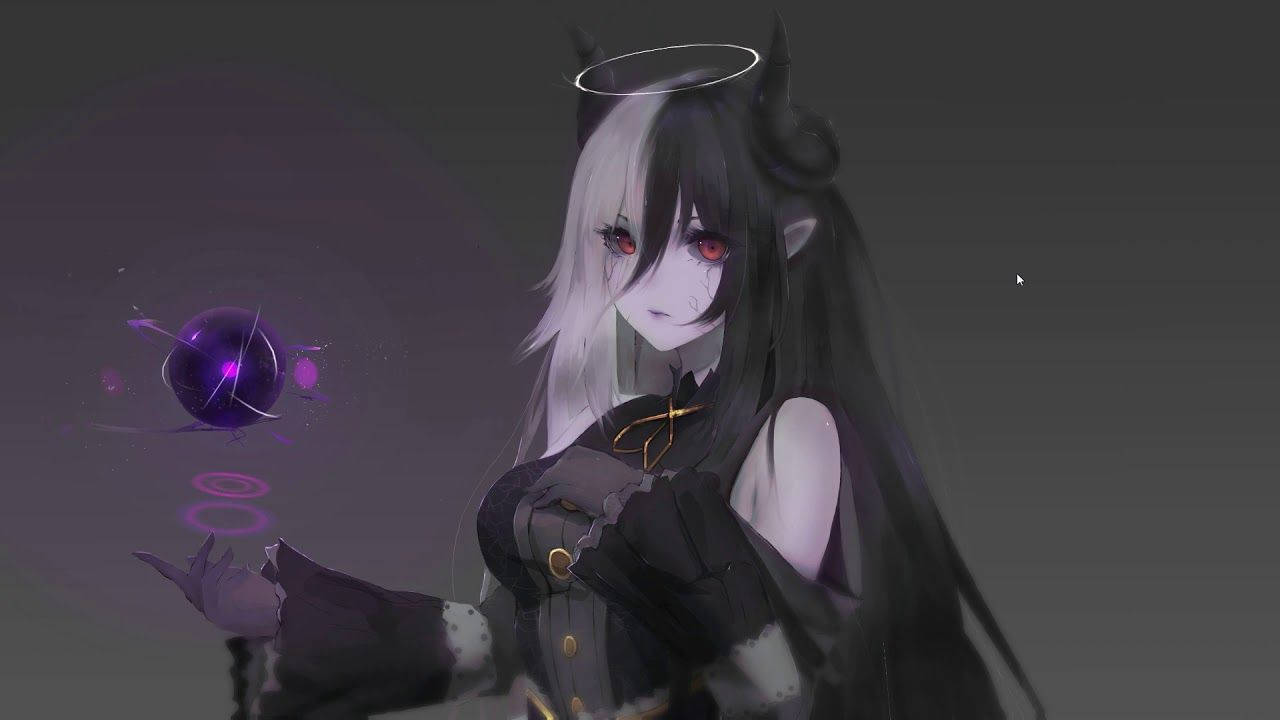 長著惡魔角和紅眼的動漫女孩手持一個發光的紫色球體。