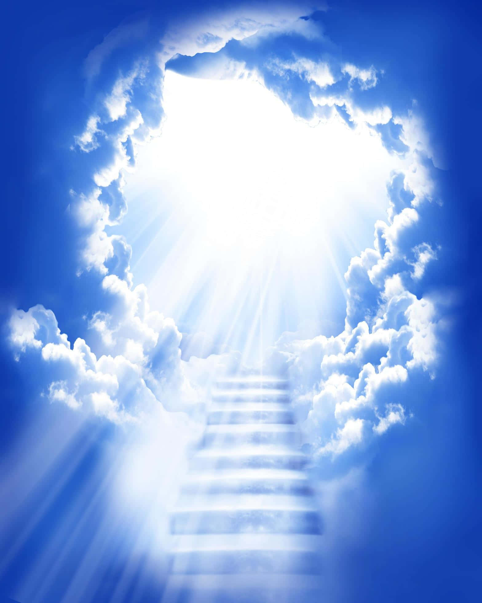 天空中的美麗天堂 壁紙 — 一道光芒四射的樓梯穿過蓬鬆的白雲，朝向蔚藍天空中耀眼的天堂之光上升。