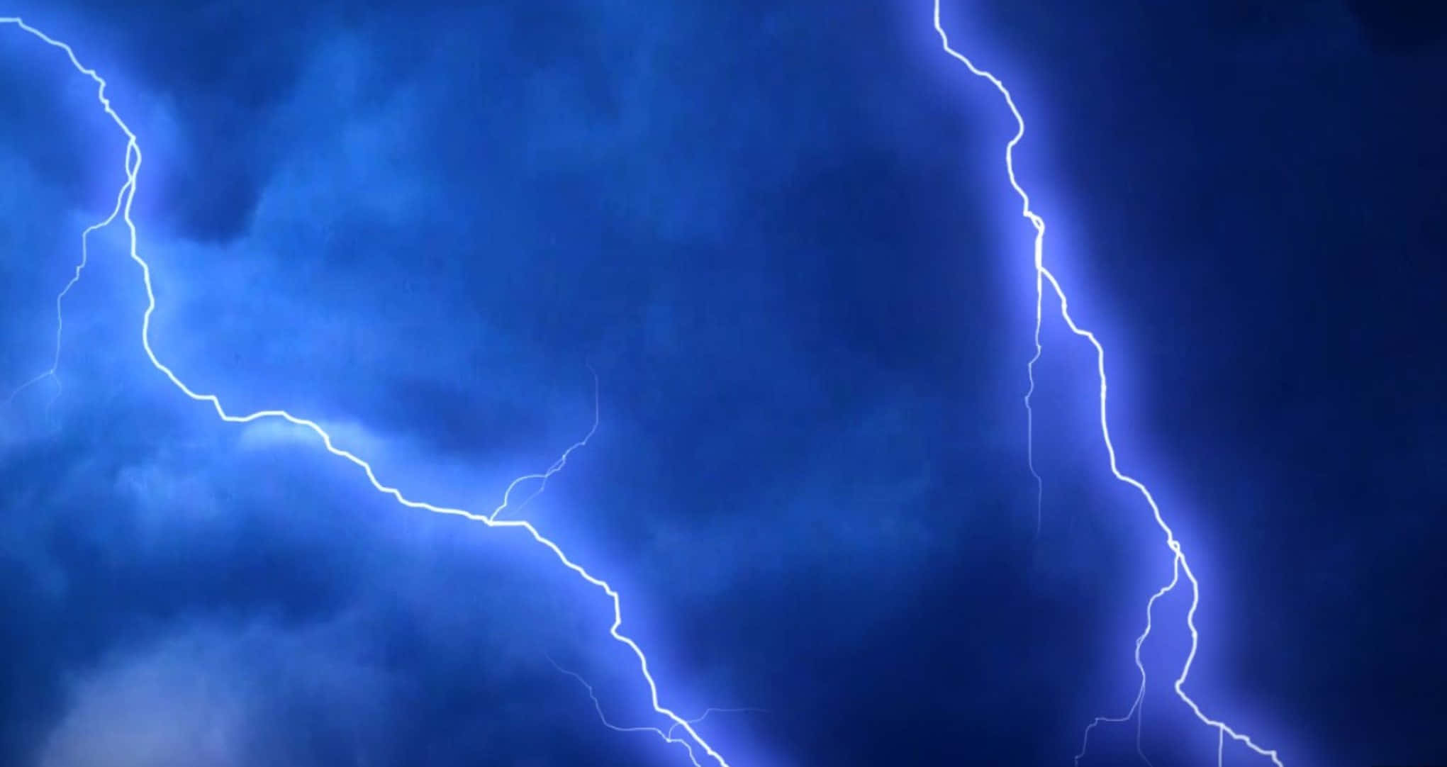 天空中的閃電 壁紙