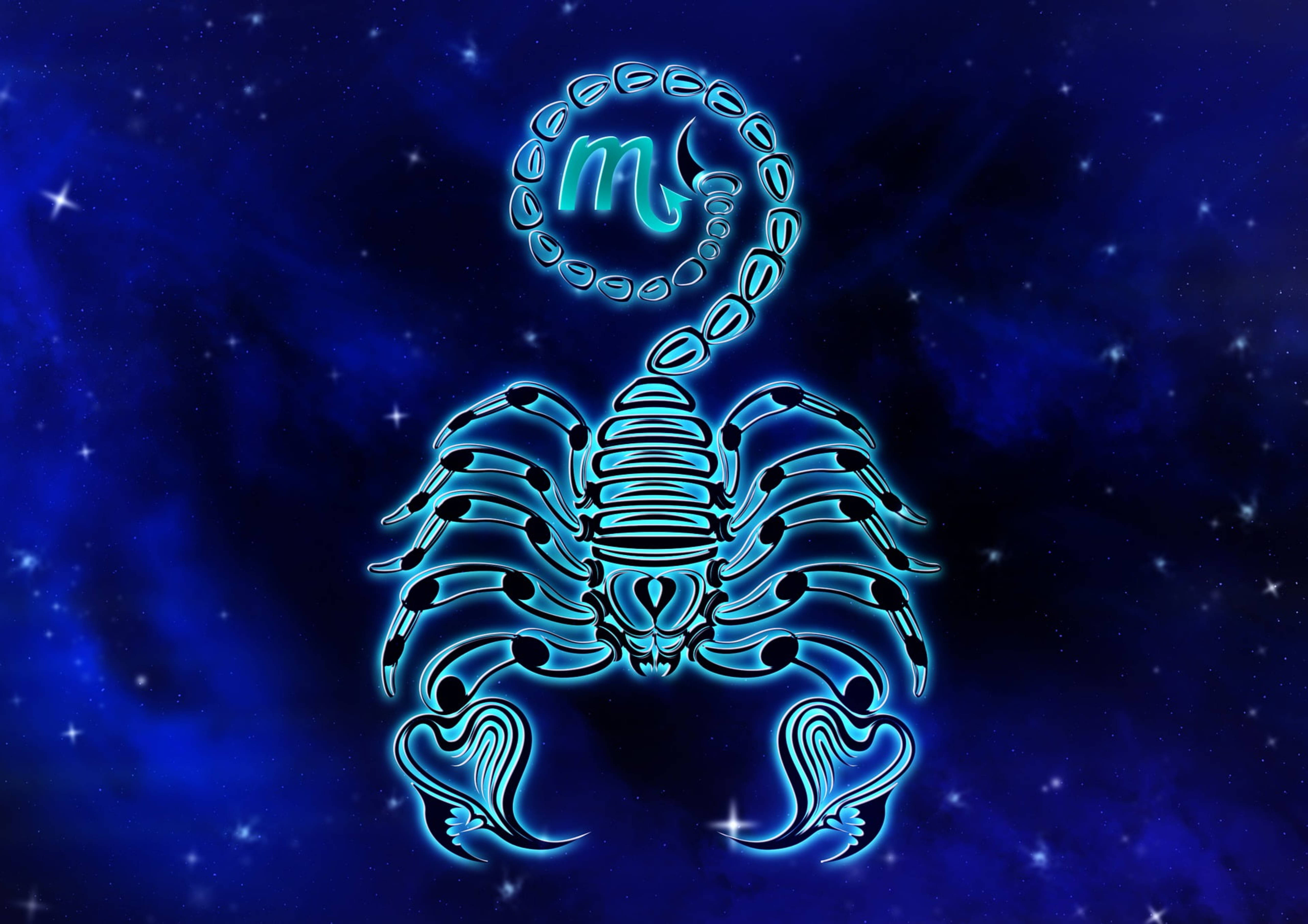天蠍座星座圖 壁紙 — 一個發光的藍色霓虹天蠍座星座符號，帶有新月光環，漂浮在繁星點點的宇宙夜空上。