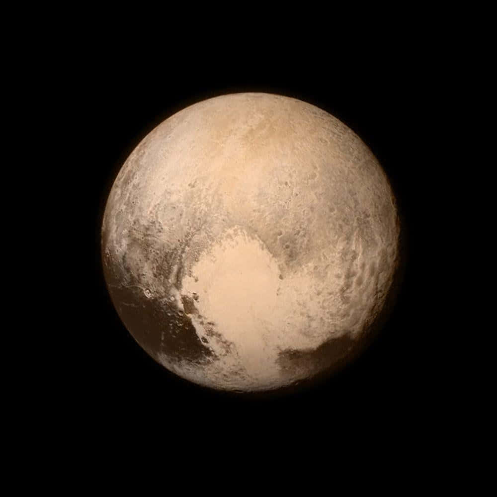 太空中冥王星的冰凍表面和心形特徵
