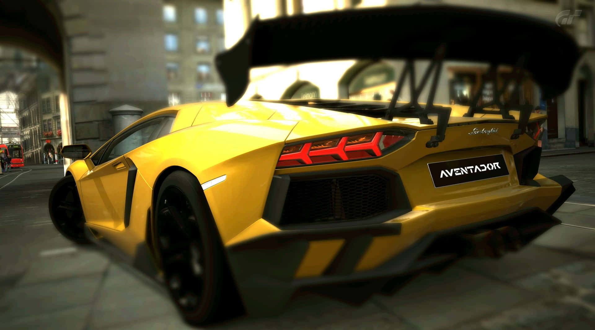 黃色林寶堅尼 Aventador 跑車喺日落時分停泊喺城市街道上。