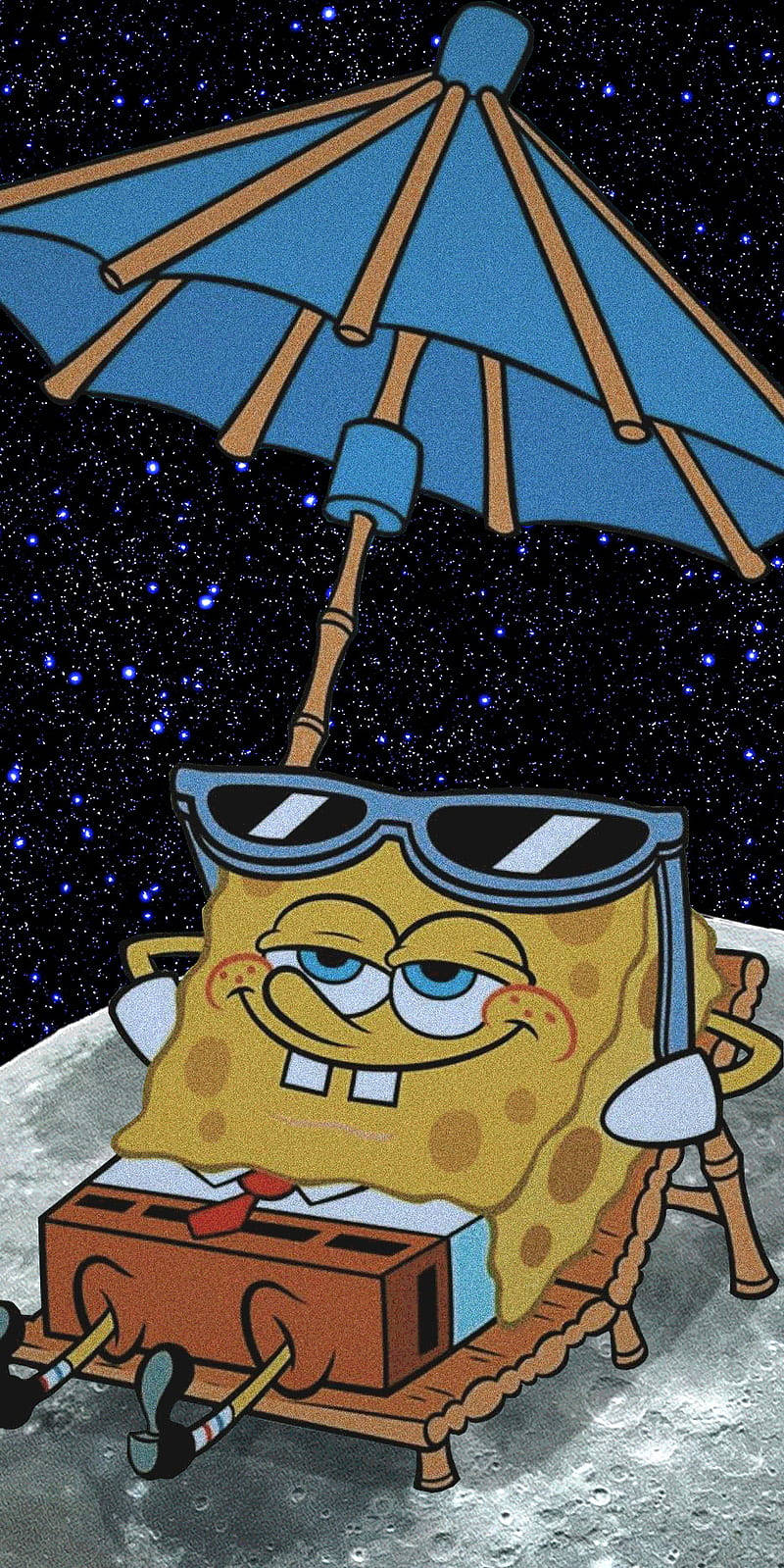 太空閒晃的史比卜卡通美學 壁紙 — 海綿寶寶在月球上嘅藍色遮下面嘅沙灘椅上放鬆，背景有星星。