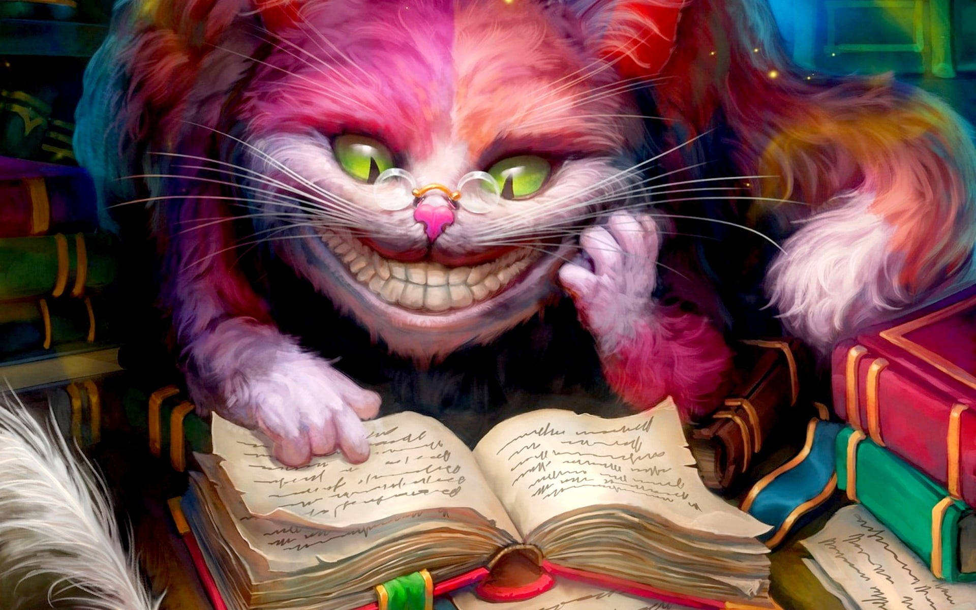 奇幻貓咪閱讀書籍 壁紙 — 一隻奇幻的柴郡貓，擁有發光的綠色眼睛和彩虹色毛髮，在魔法圖書館中被色彩繽紛的書籍環繞著閱讀一本書。