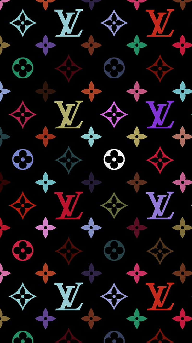 黑色背景上色彩繽紛的 Louis Vuitton 字母組合圖案。