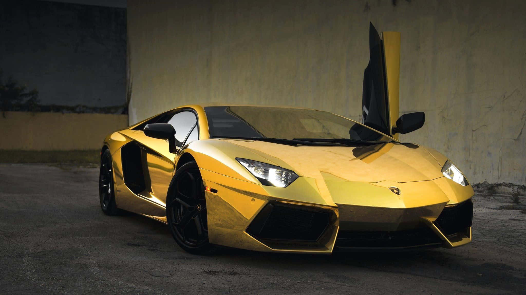 奢華運動金色跑車 壁紙
