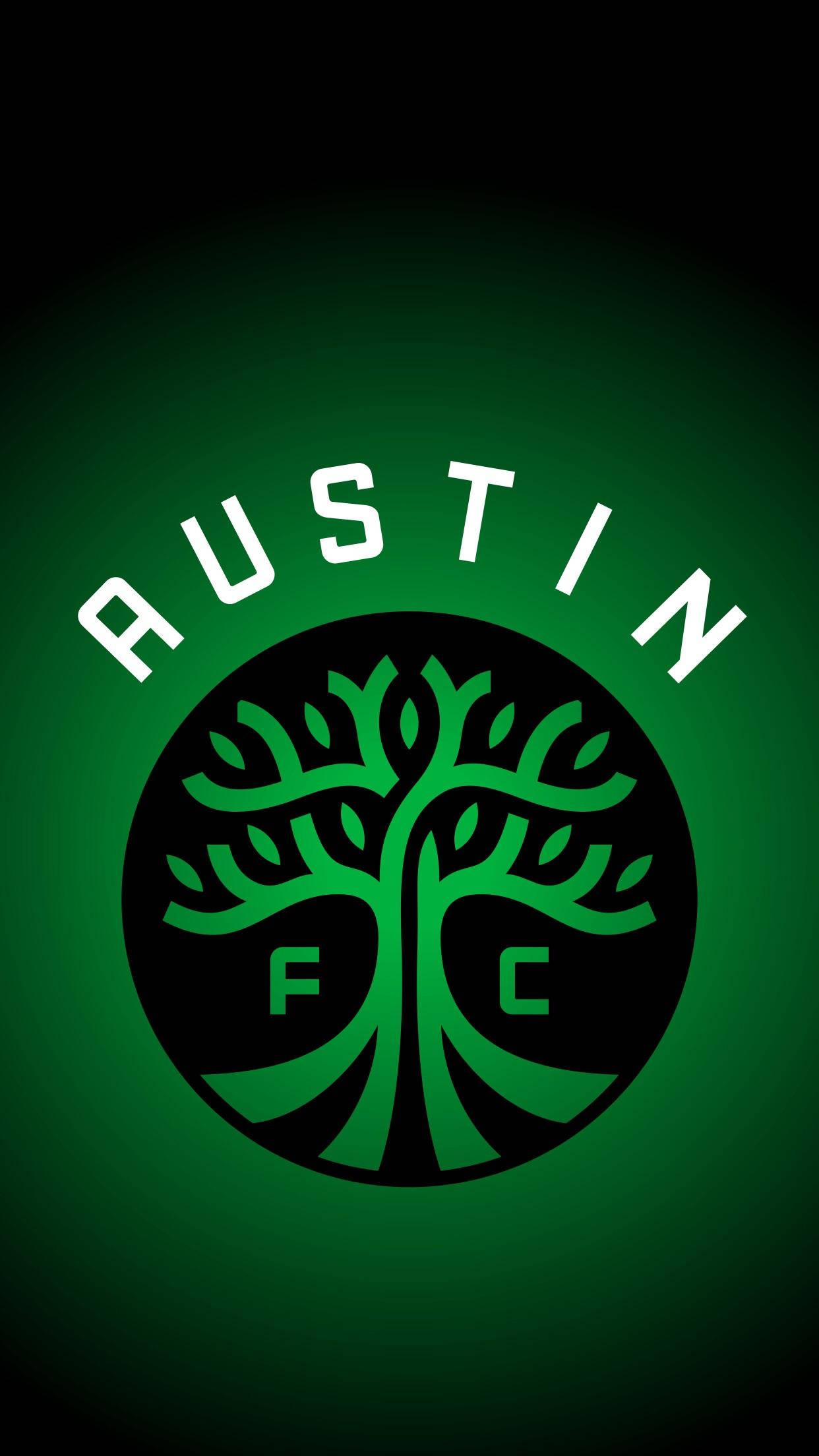 奧斯汀FC足球俱樂部創意標誌 壁紙 — 奧斯汀FC足球隊標誌，綠色樹木徽章在深色漸變背景上發光。
