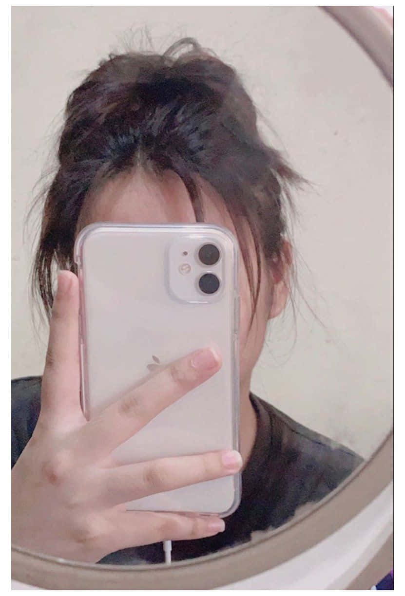 女人對鏡自拍 壁紙