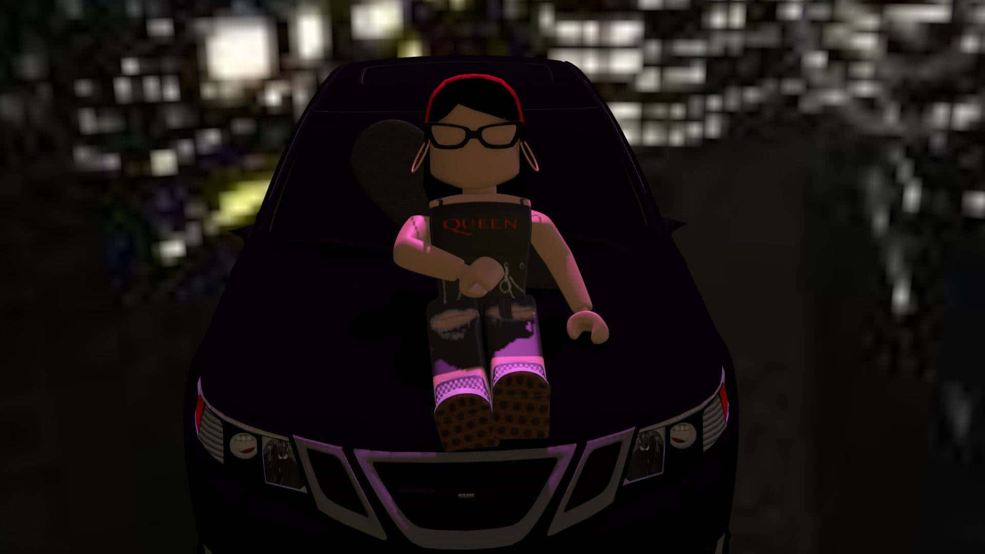 Roblox虛擬角色坐在汽車引擎蓋上，在像素城市夜晚手持Queen專輯