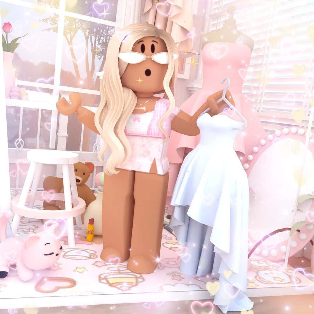 Roblox角色在粉紅色房間裡拿著白色連衣裙，周圍有心形和玩具。